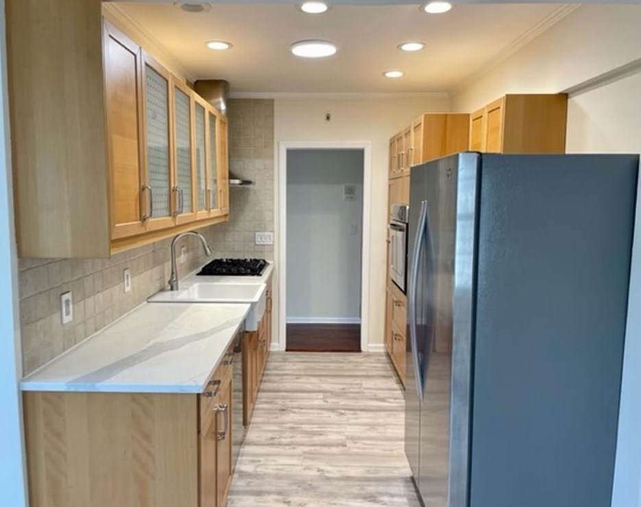 35-37 W 33rd St #1r, Bayonne, NJ 07002
