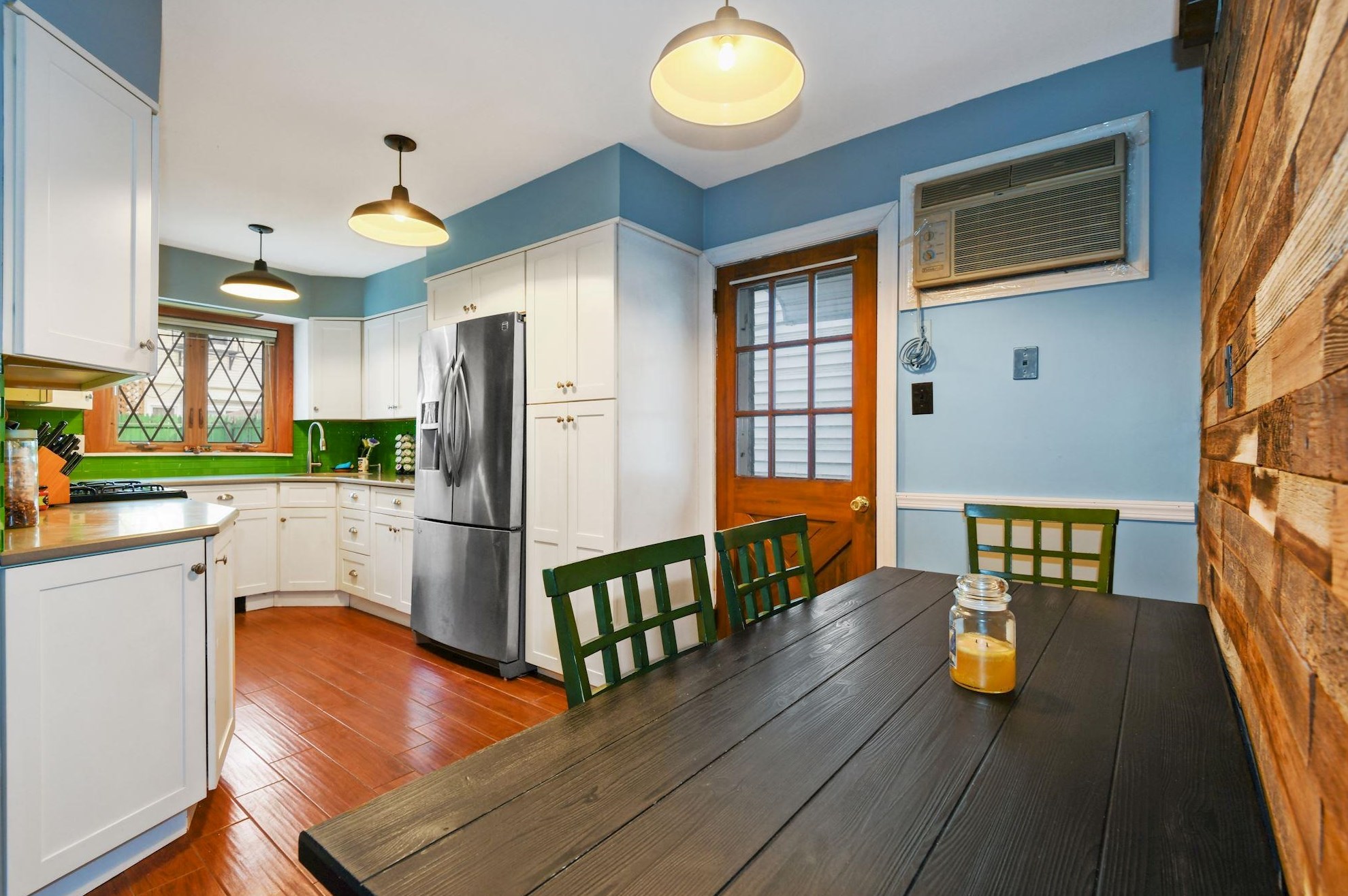 27 Willow St, Bayonne, NJ 07002