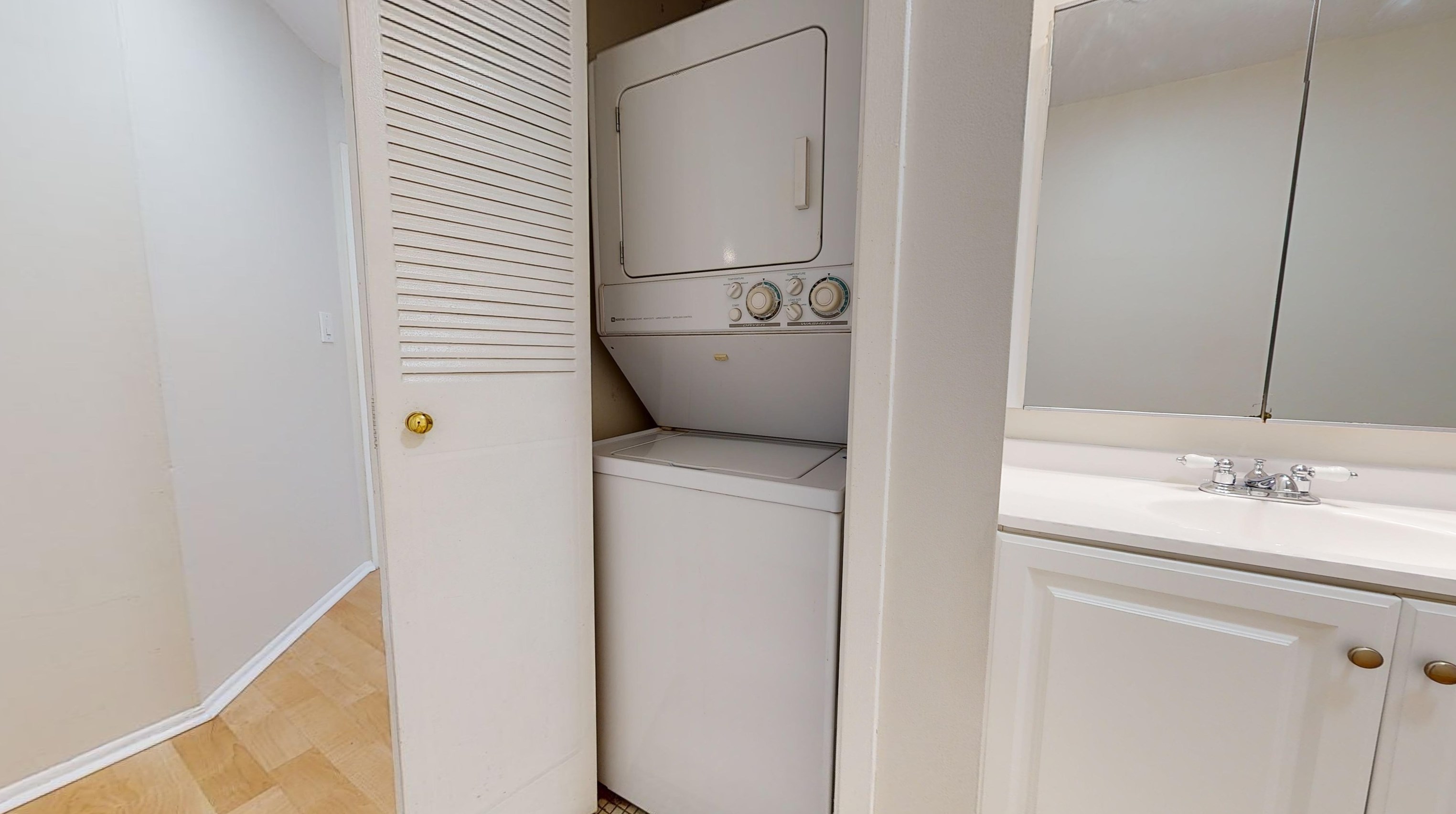 1408 Harmon Cove Tower, Secaucus NJ  07094-1701 exterior