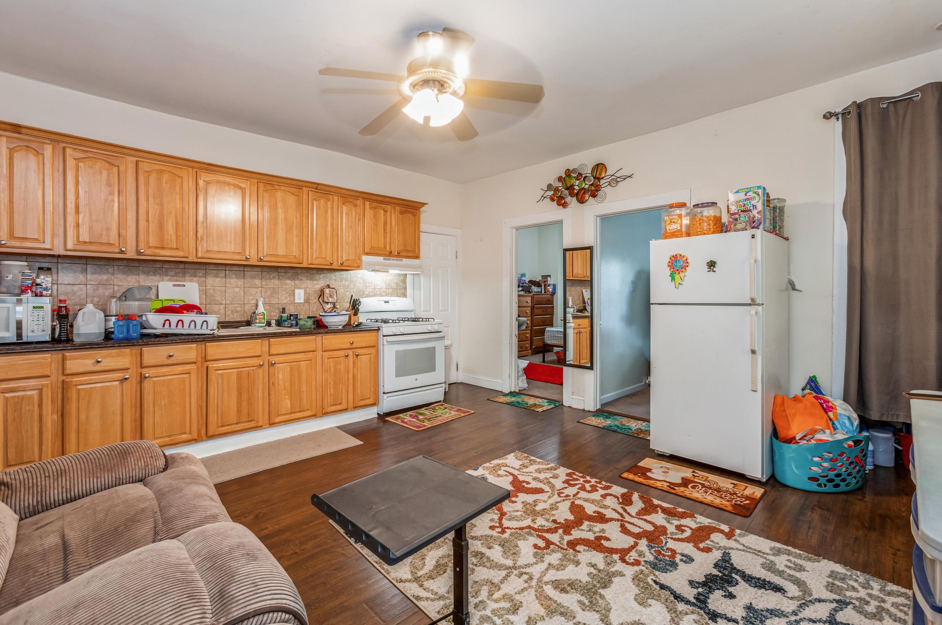 318 10th St, Newark, NJ 07107-1910