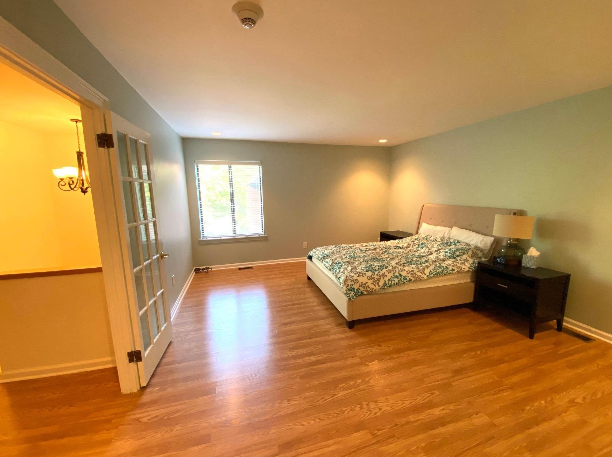 422 Egret Ln, Secaucus NJ  07094-2219 exterior