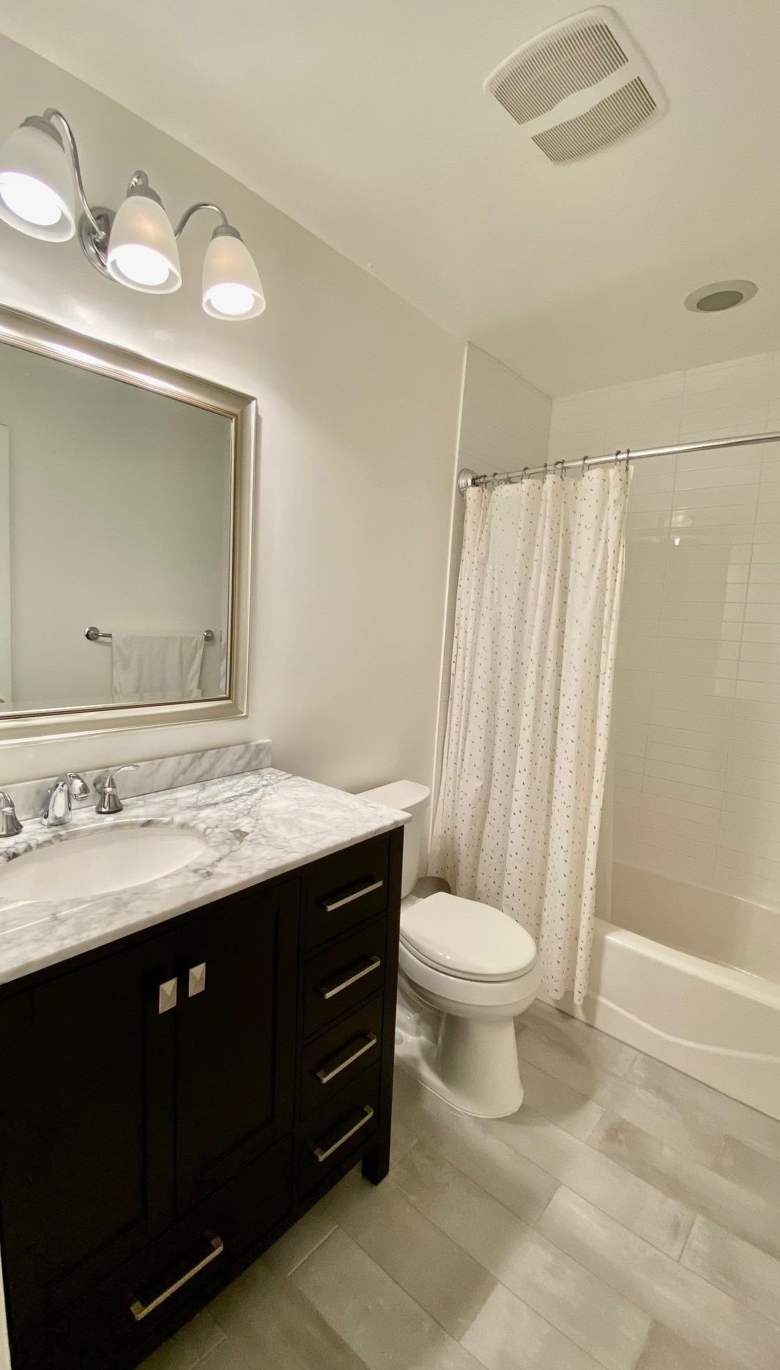 422 Egret Ln, Secaucus NJ  07094-2219 exterior