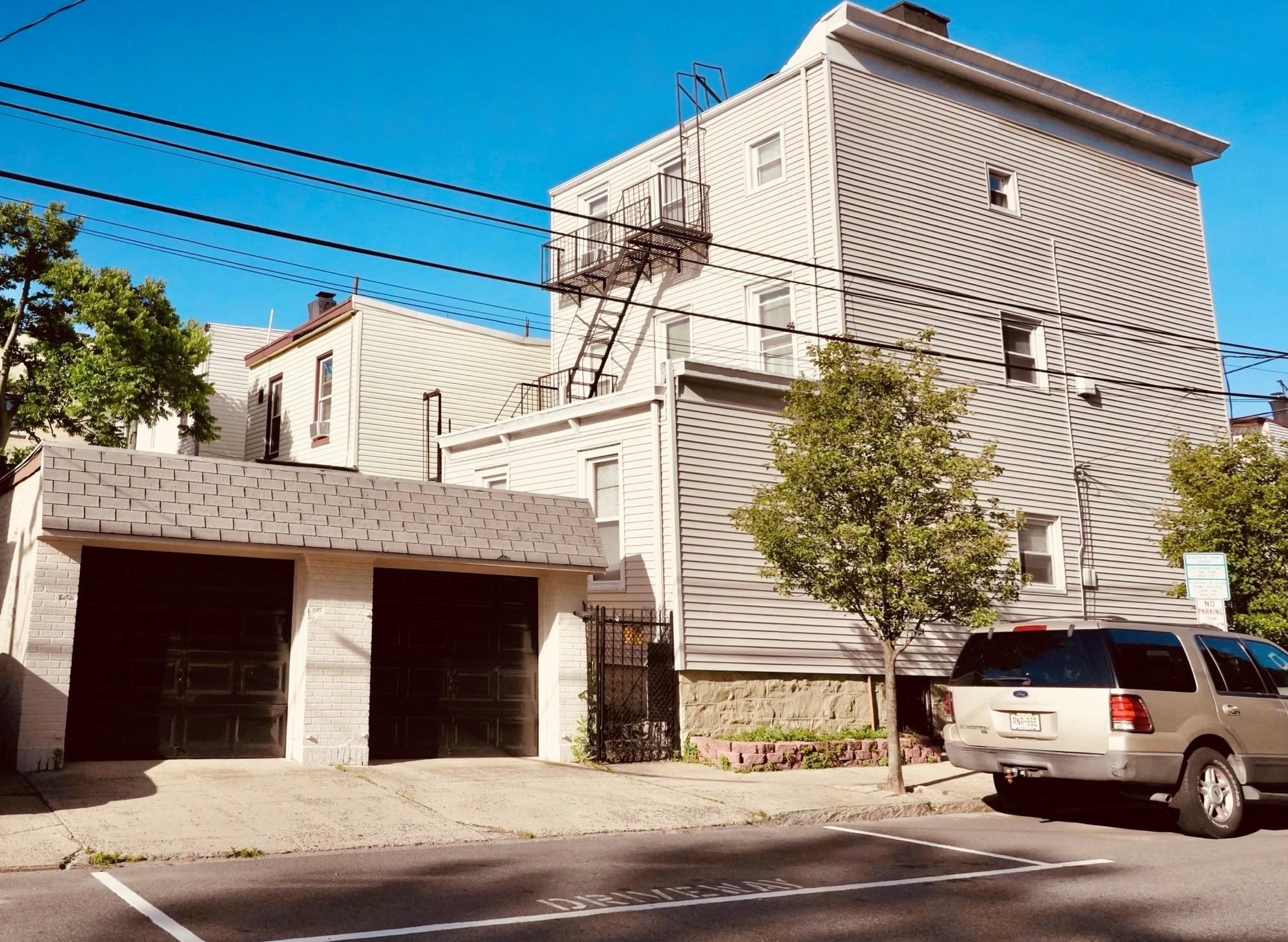 1401 West St, Union City, NJ 07087