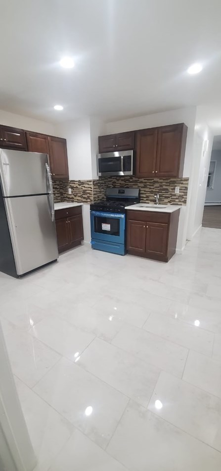 1023 Paterson Plank Rd #5, North Bergen, NJ 07047