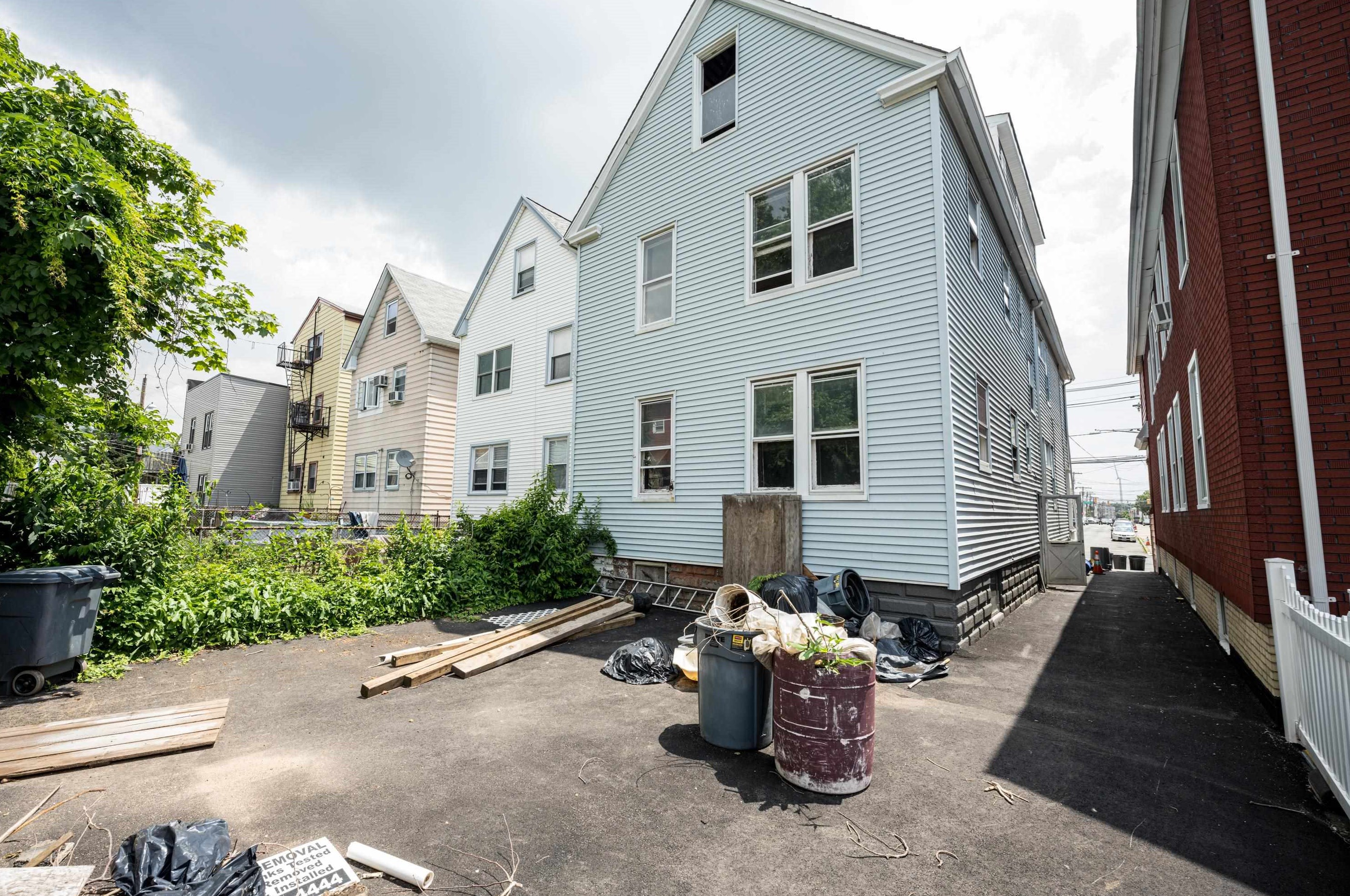 321 Avenue A, Bayonne, NJ 07002