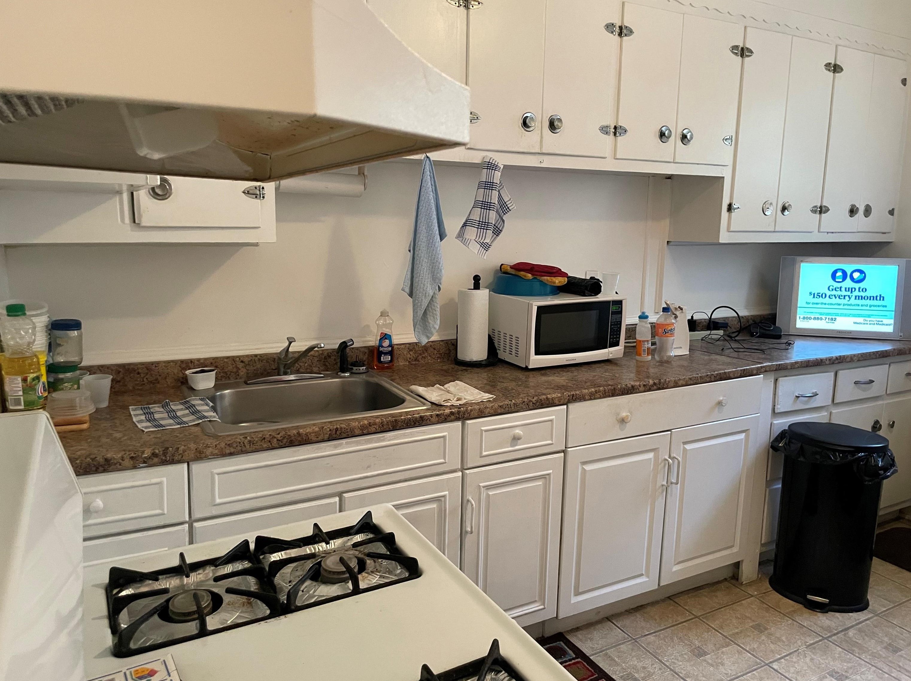 89 Wade St, Jersey City, NJ 07305-2907