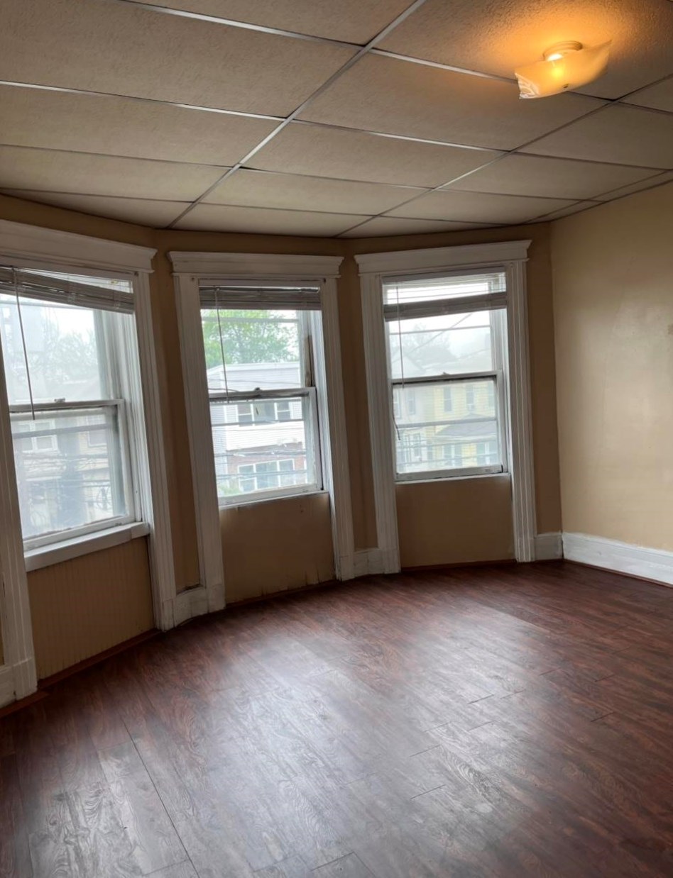 211 Claremont Ave #2, Jersey City, NJ 07305