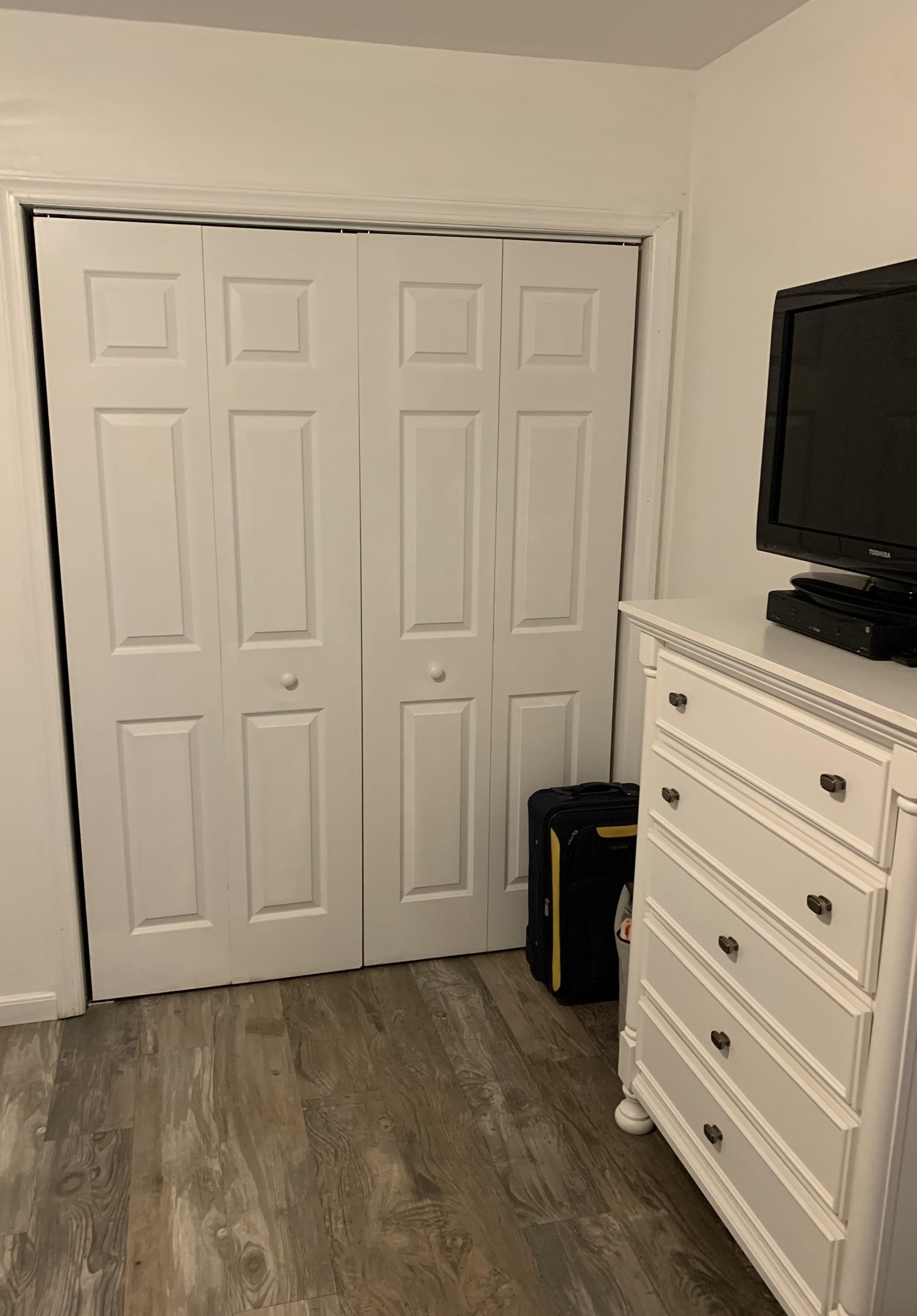 216 Custer Ave, Jersey City NJ 07305-1705 exterior