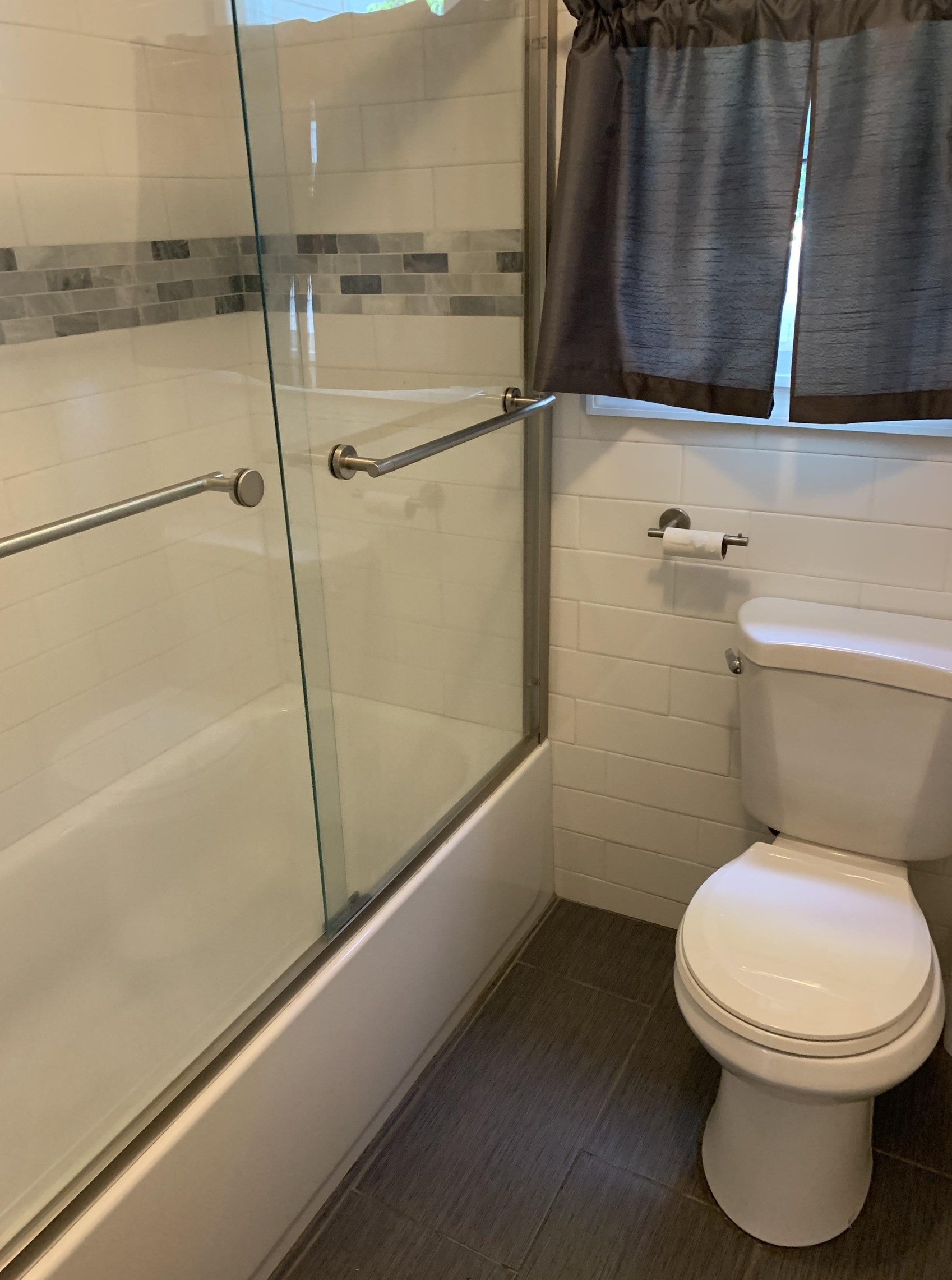 216 Custer Ave, Jersey City NJ 07305-1705 exterior