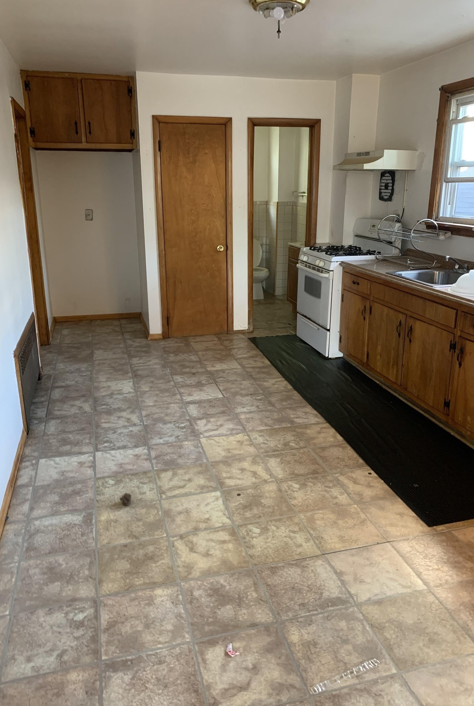 216 Custer Ave, Jersey City NJ 07305-1705 exterior