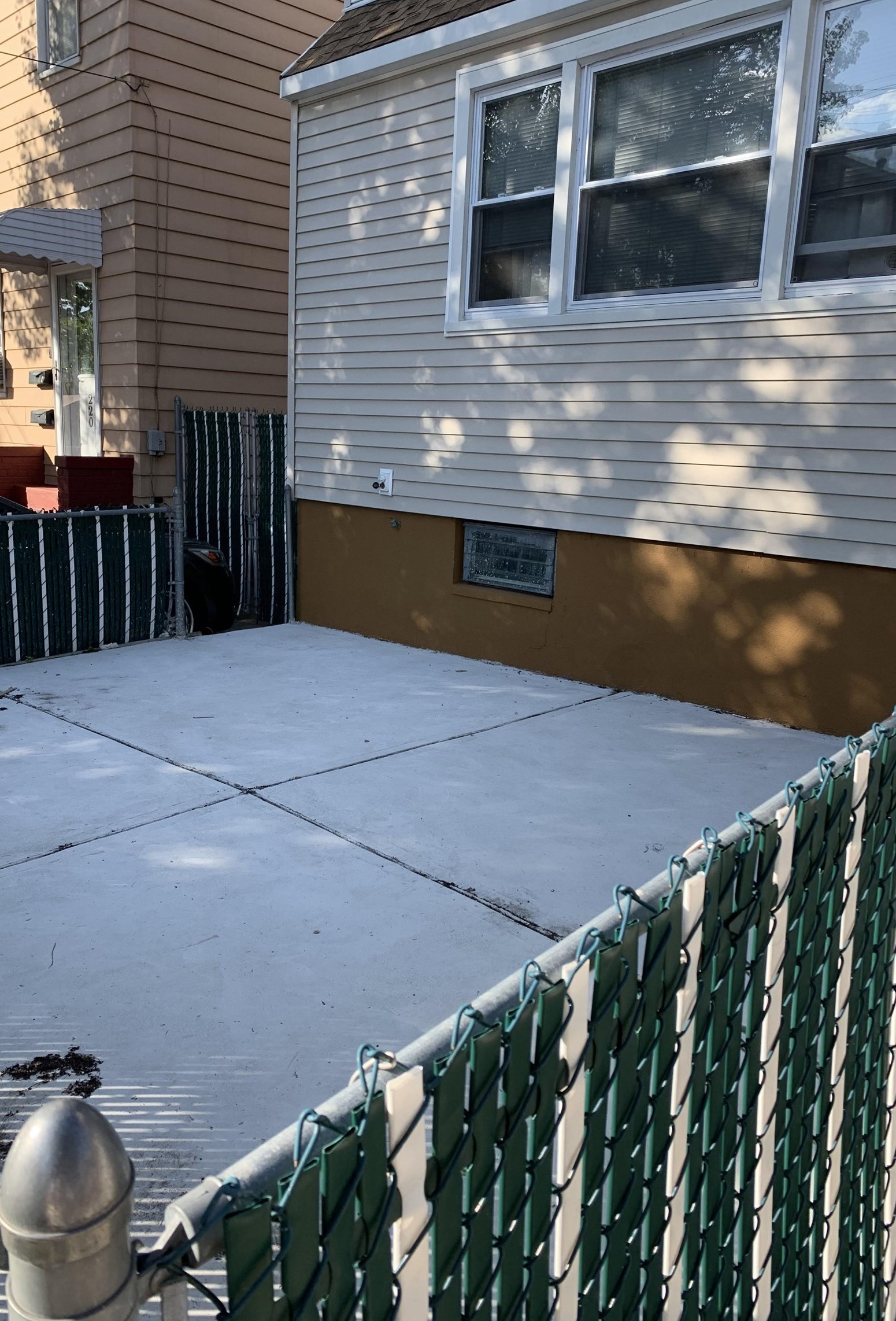 216 Custer Ave, Jersey City NJ 07305-1705 exterior