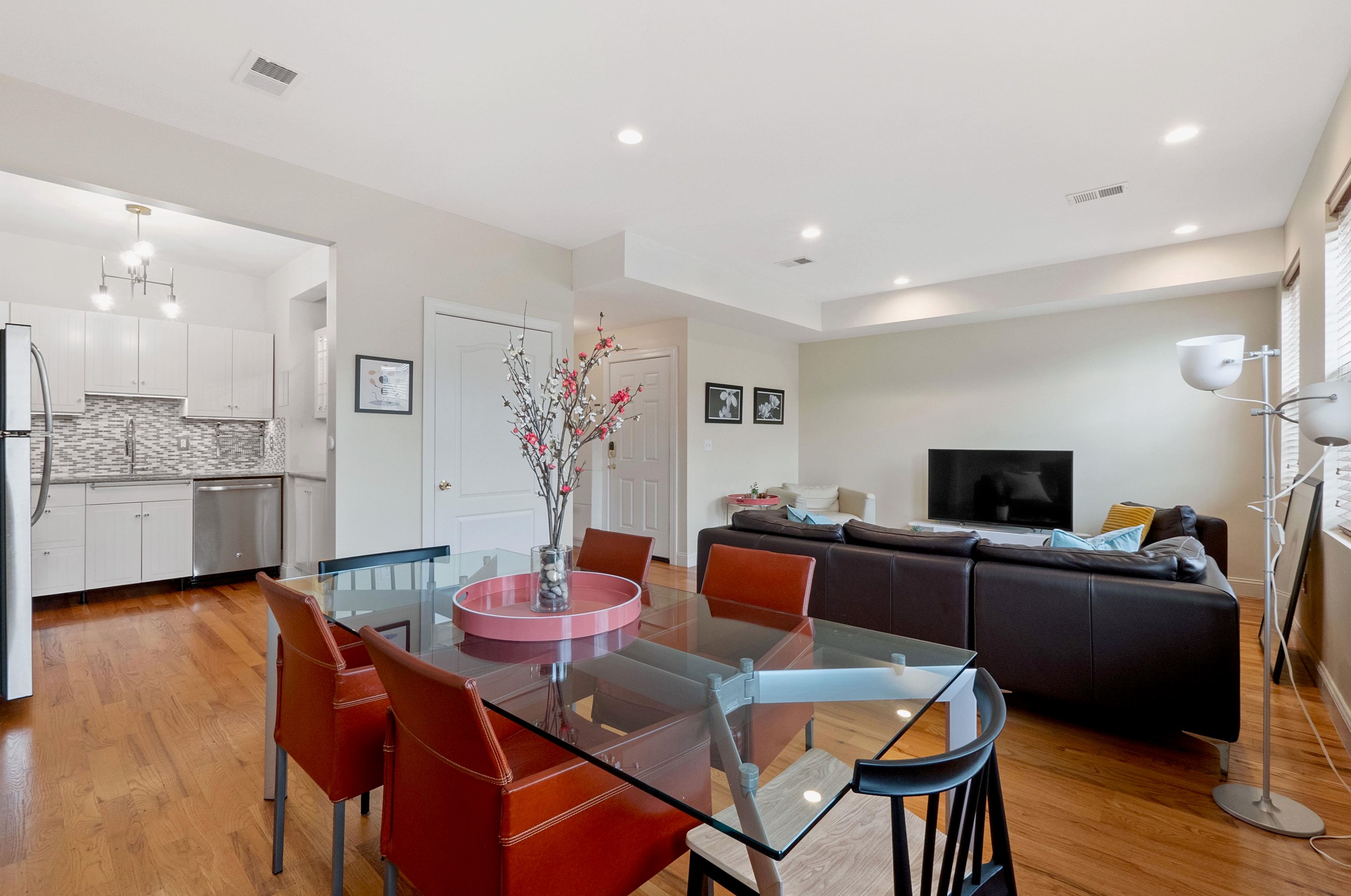 112 Brunswick St, Jersey City, NJ 07302-2610
