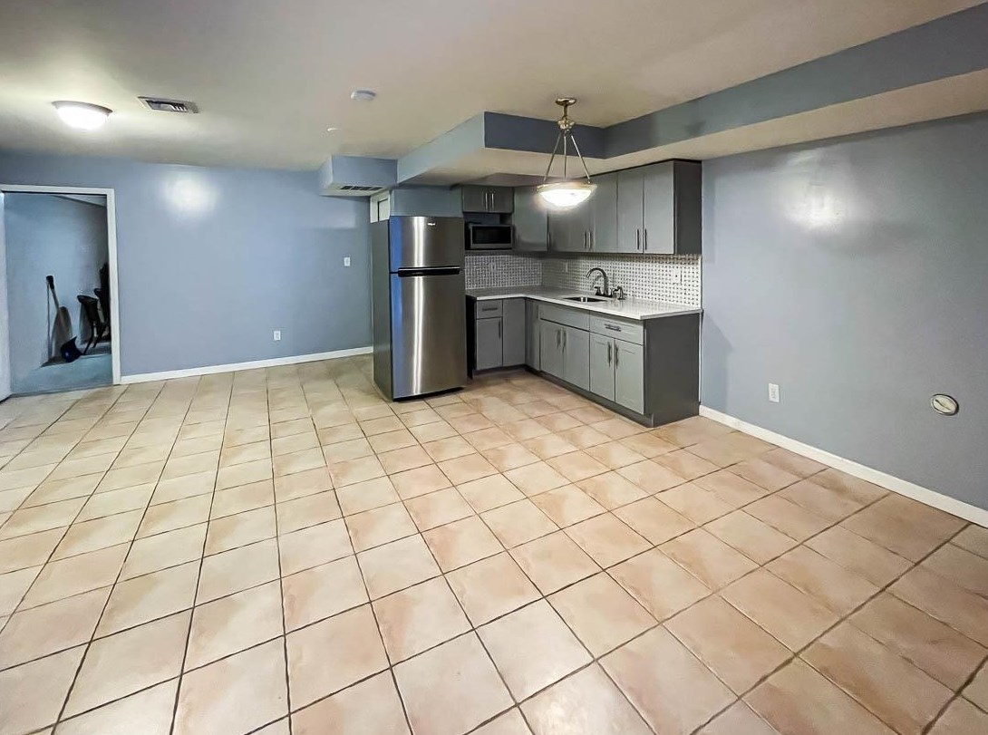 21 Cliff St, Jersey City NJ 07306-3411 exterior