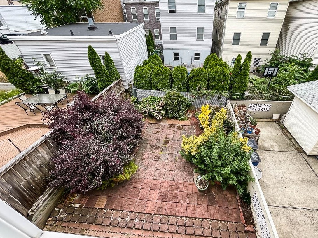 21 Cliff St, Jersey City NJ 07306-3411 exterior