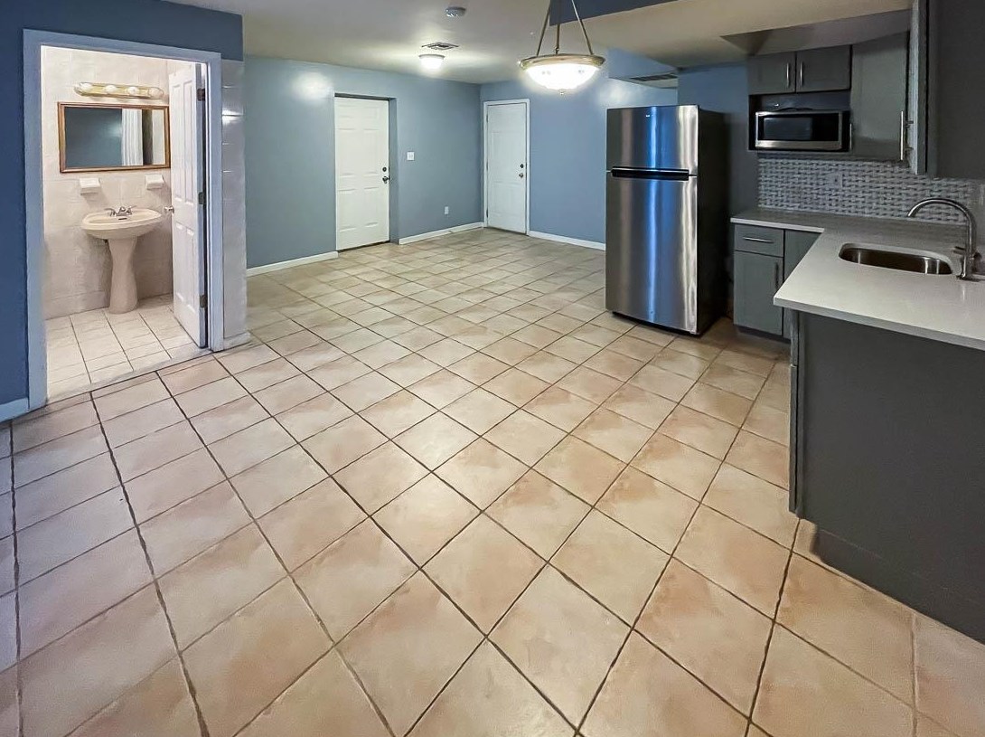 21 Cliff St, Jersey City NJ 07306-3411 exterior