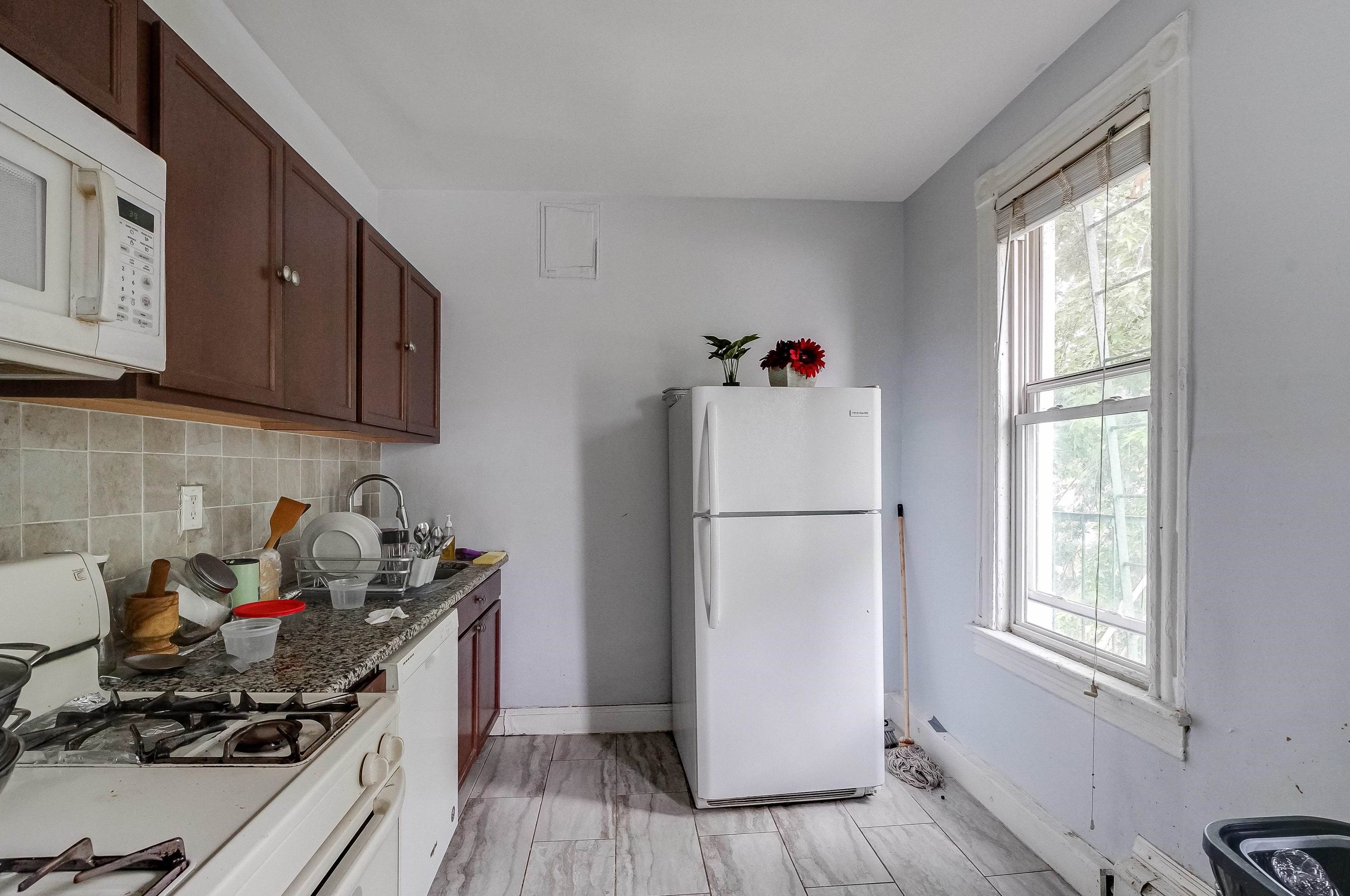 175 Duncan Ave, Jersey City NJ 07306-7002 exterior