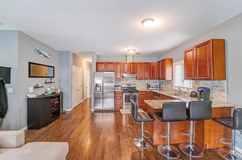 111 Arlington Ave #1, Jersey City, NJ 07305