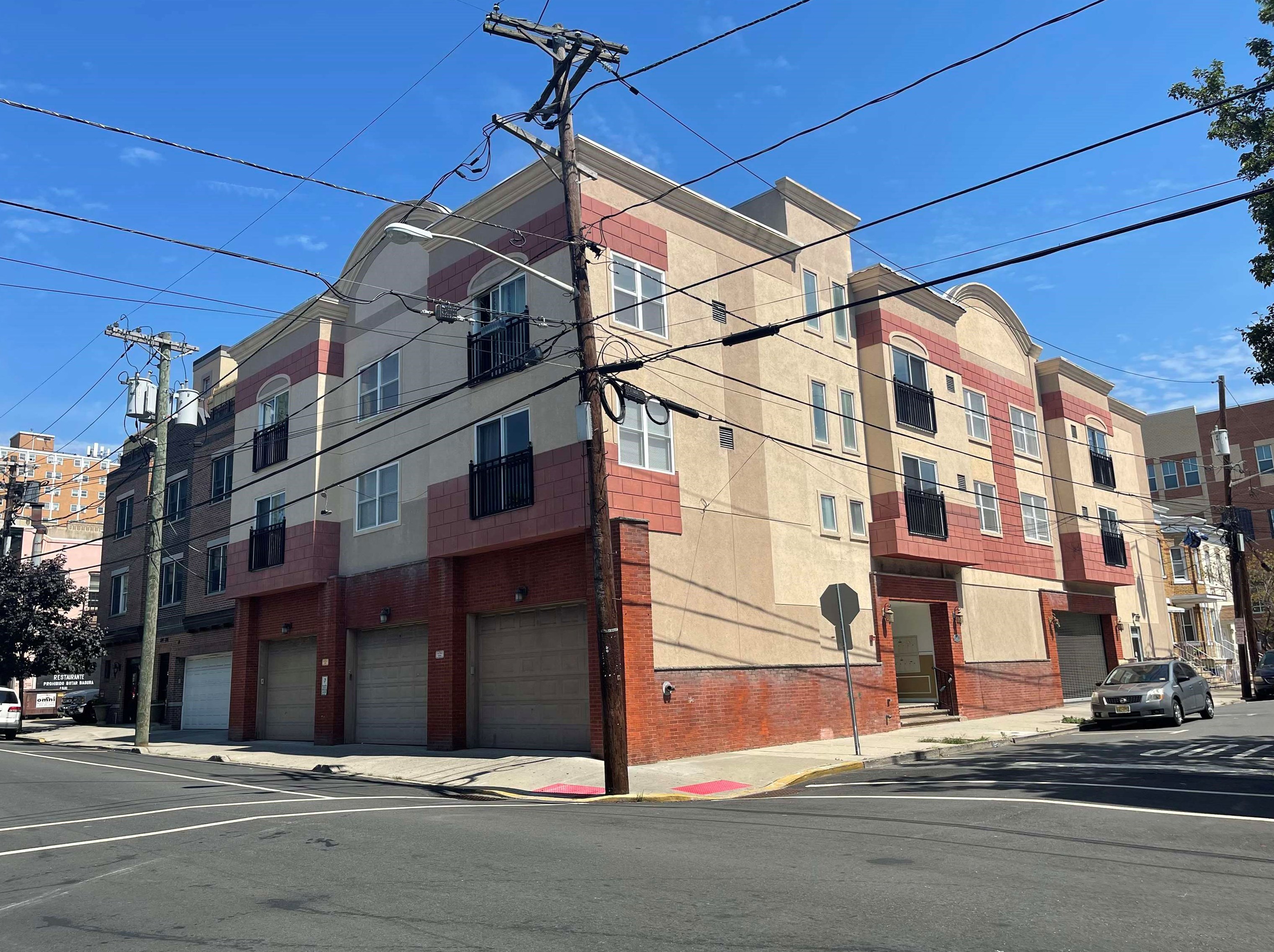 320 62nd St, West New York, NJ 07093-2449