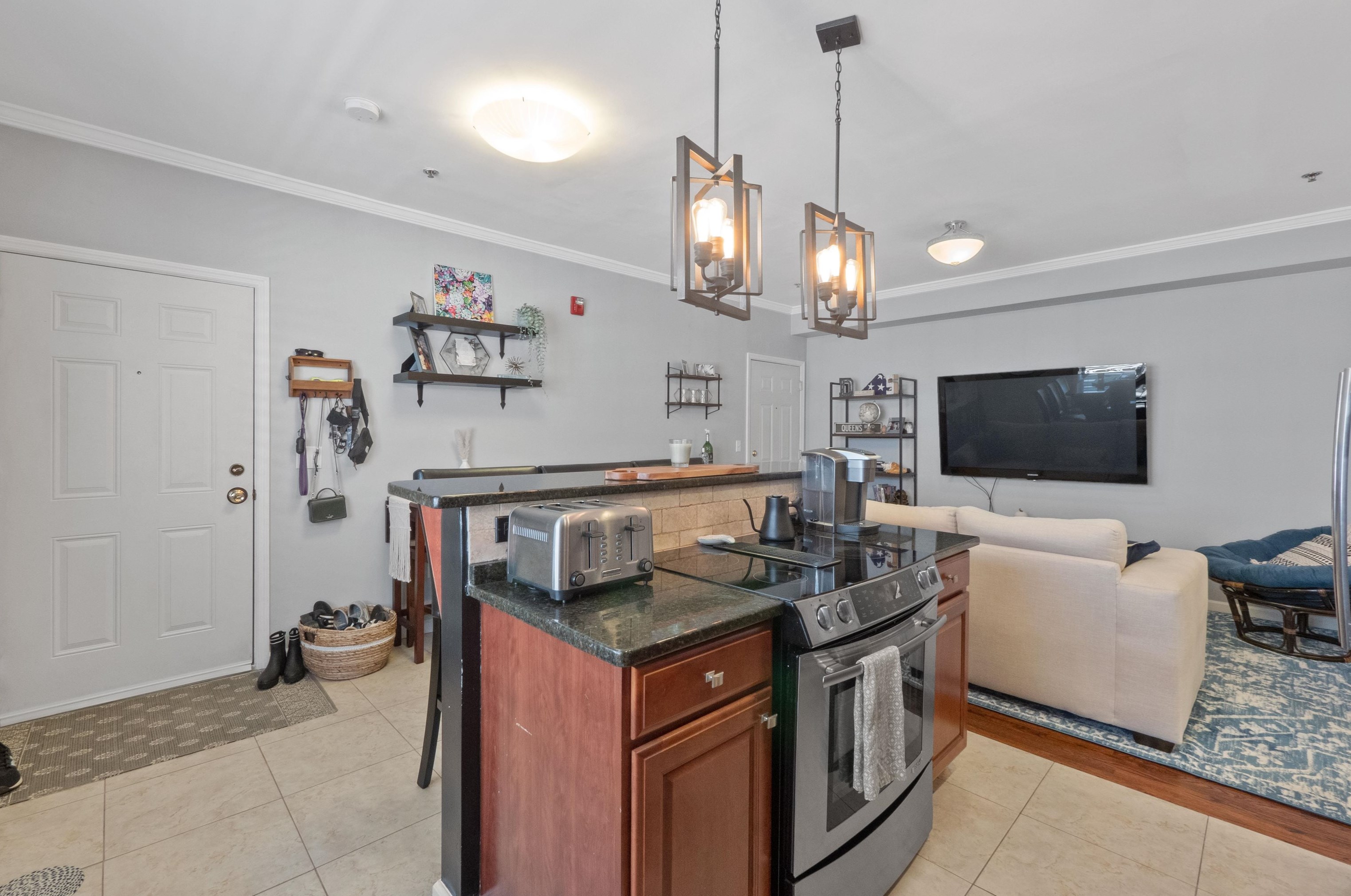512 2nd St #4b, Union City, NJ