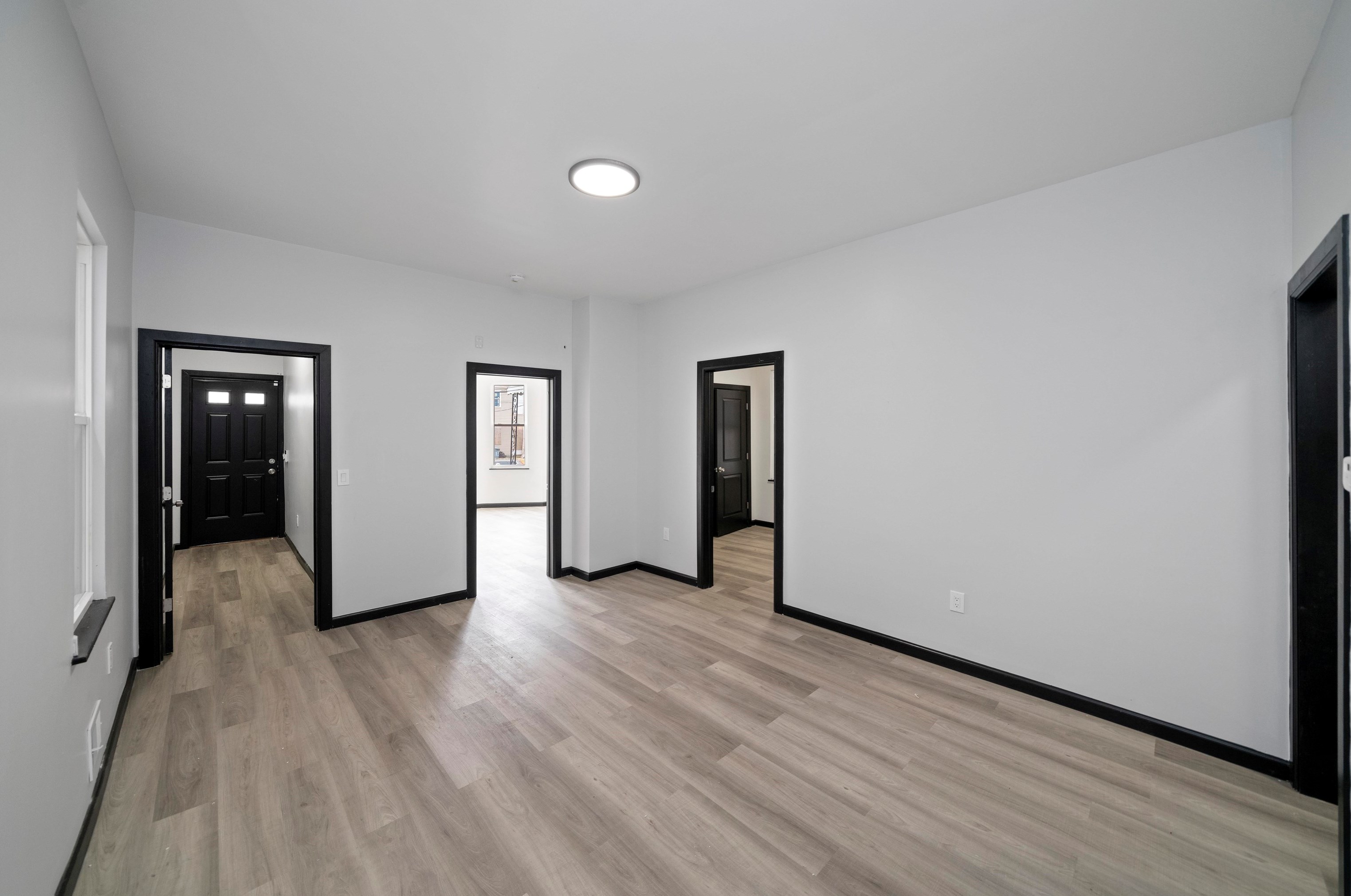 82-82A Orient Ave, Jersey City, NJ 07305-3612