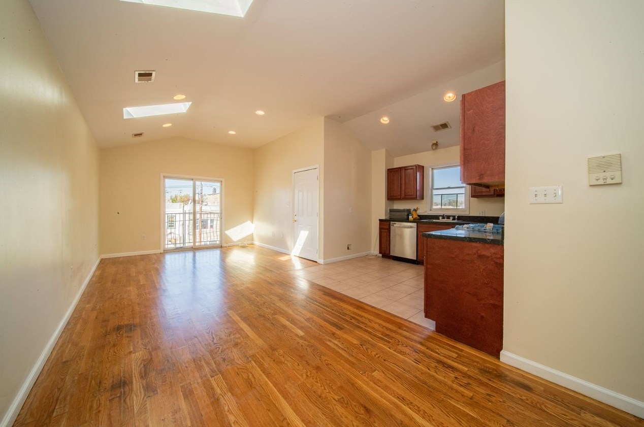 108 Mallory Ave #2, Jersey City, NJ 07304