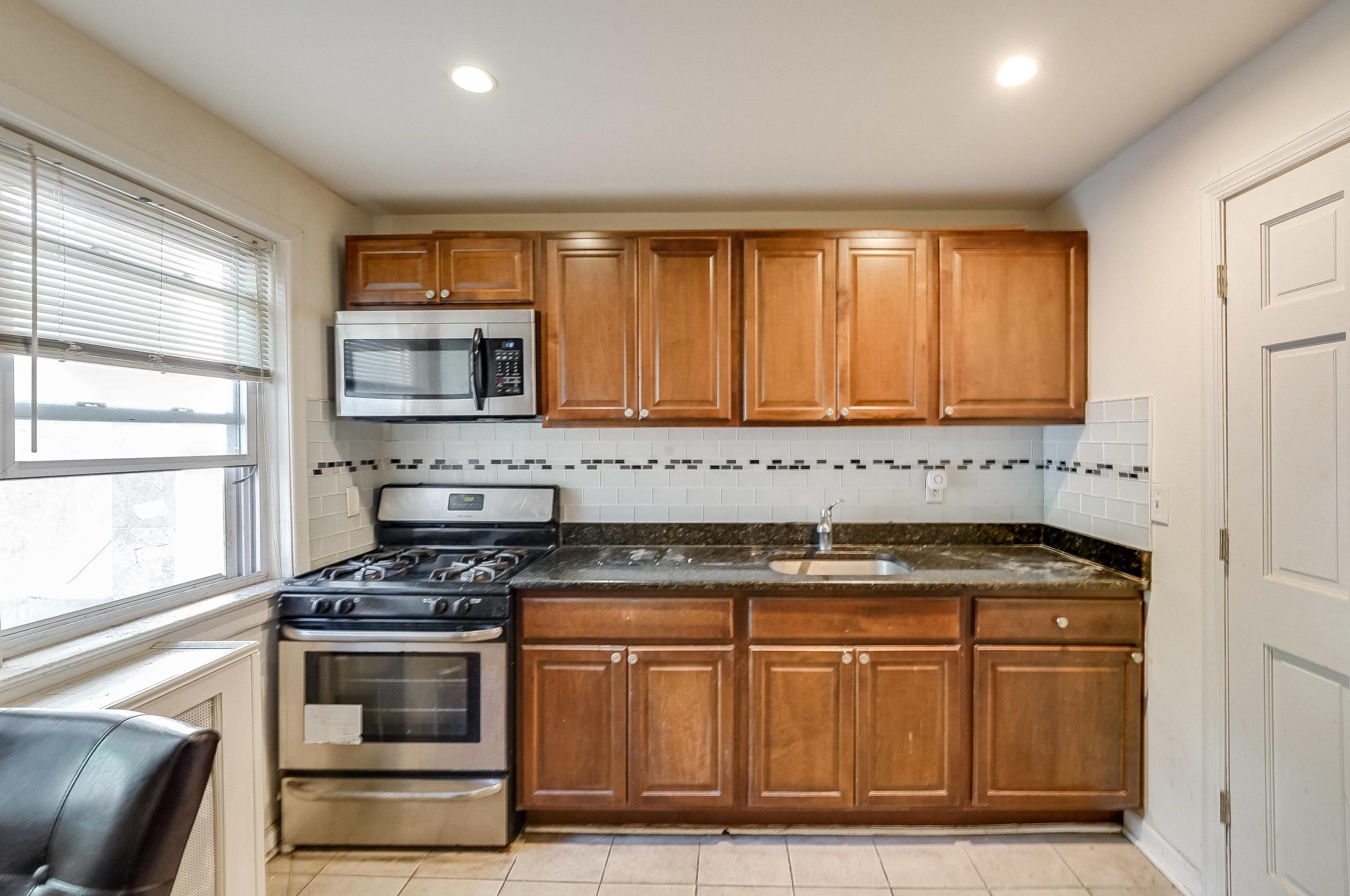 6008 Broadway, West New York, NJ 07093-2808
