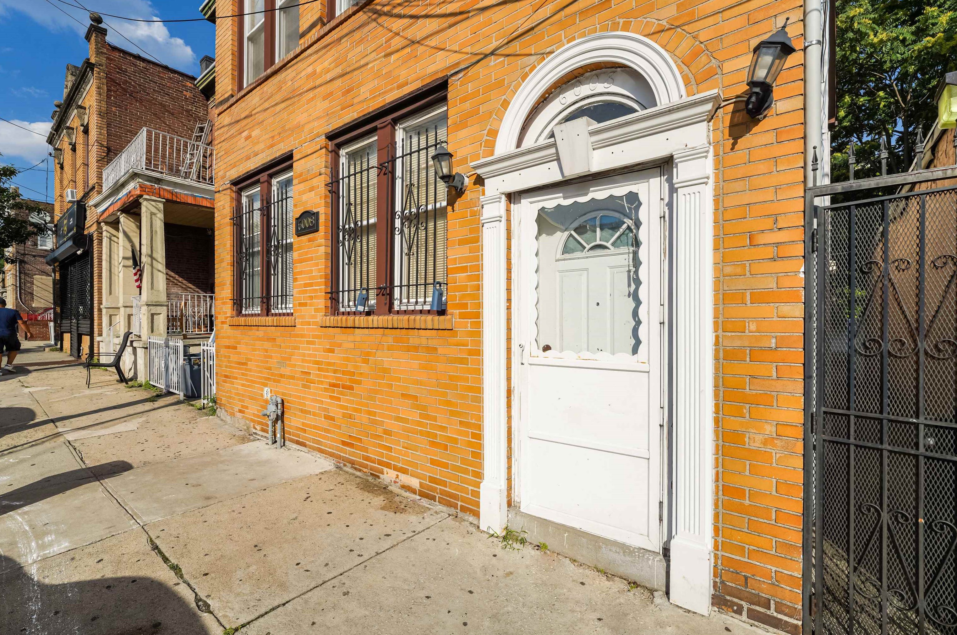 6008 Broadway, West New York NJ  07093-2808 exterior