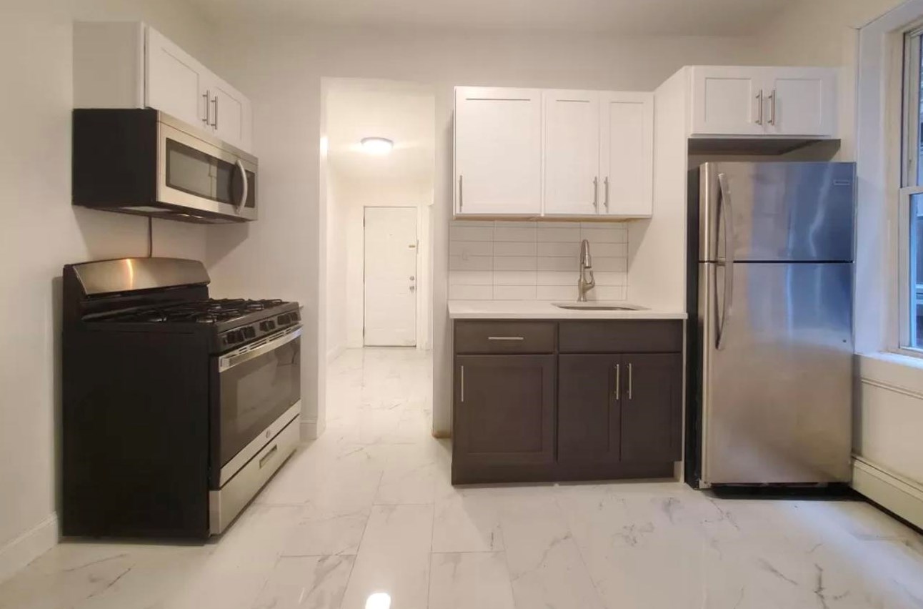 384 Bergen Ave #2, Jersey City, NJ 07304