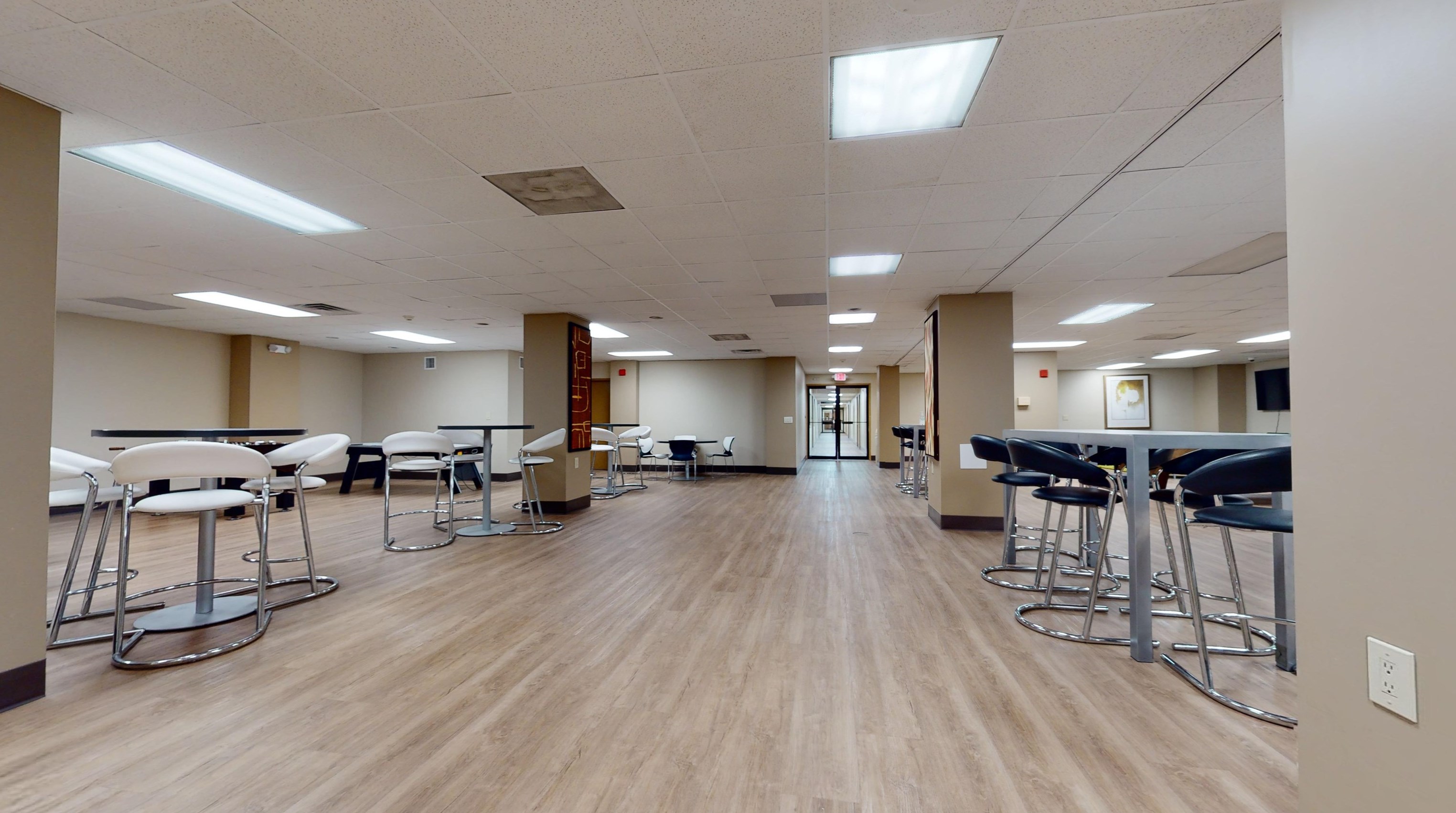 620 Harmon Cove Tower, Secaucus NJ  07094-1733 exterior
