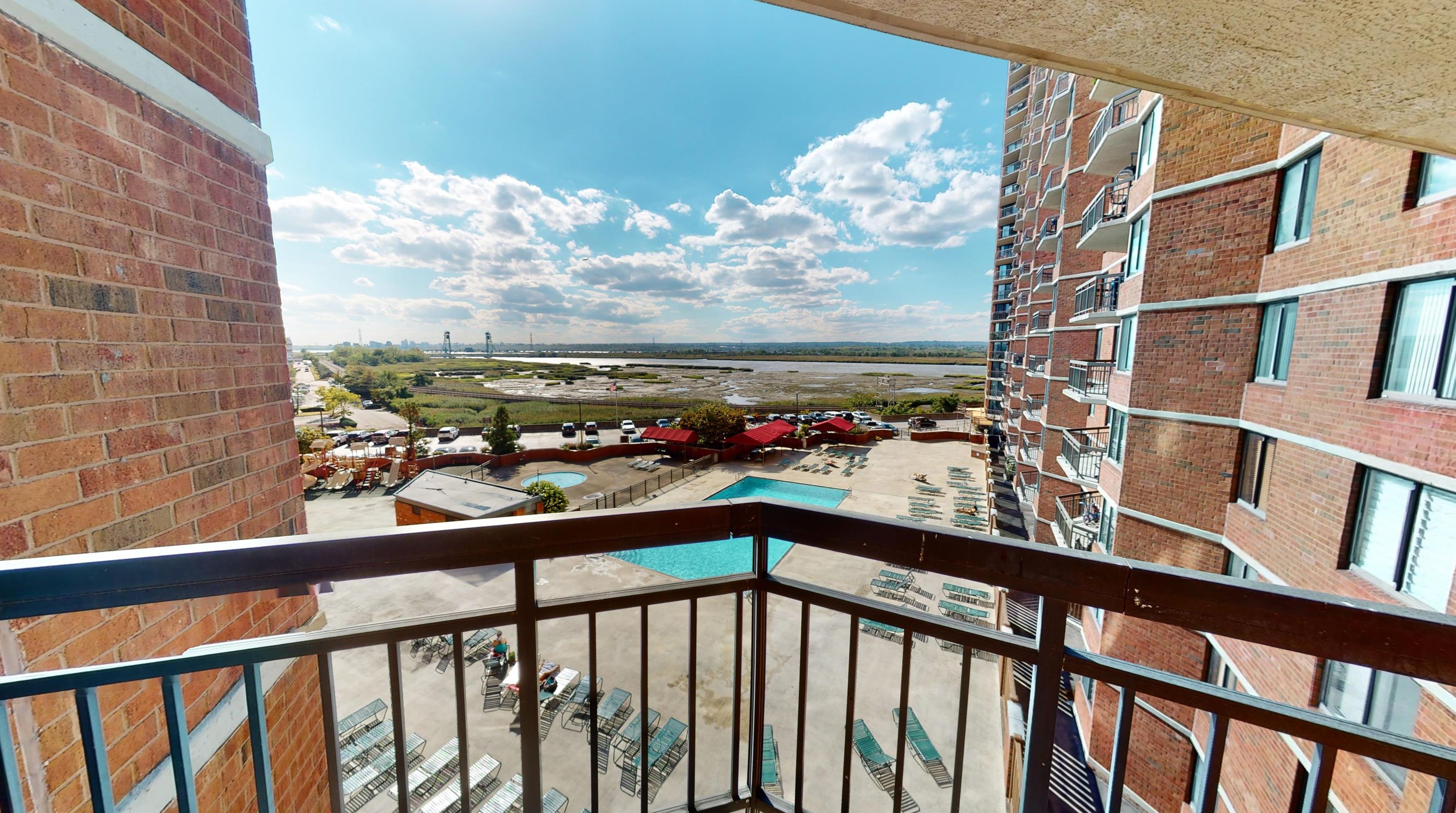620 Harmon Cove Tower, Secaucus NJ  07094-1733 exterior