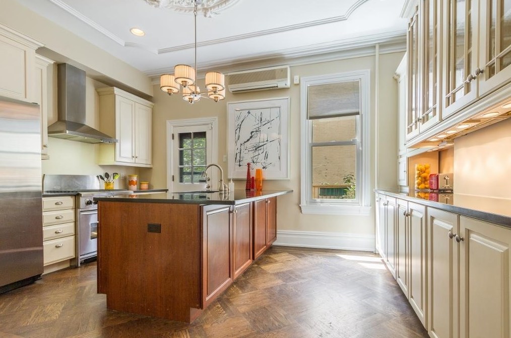 22 Hamilton Pl, Jersey City, NJ 07302-1608