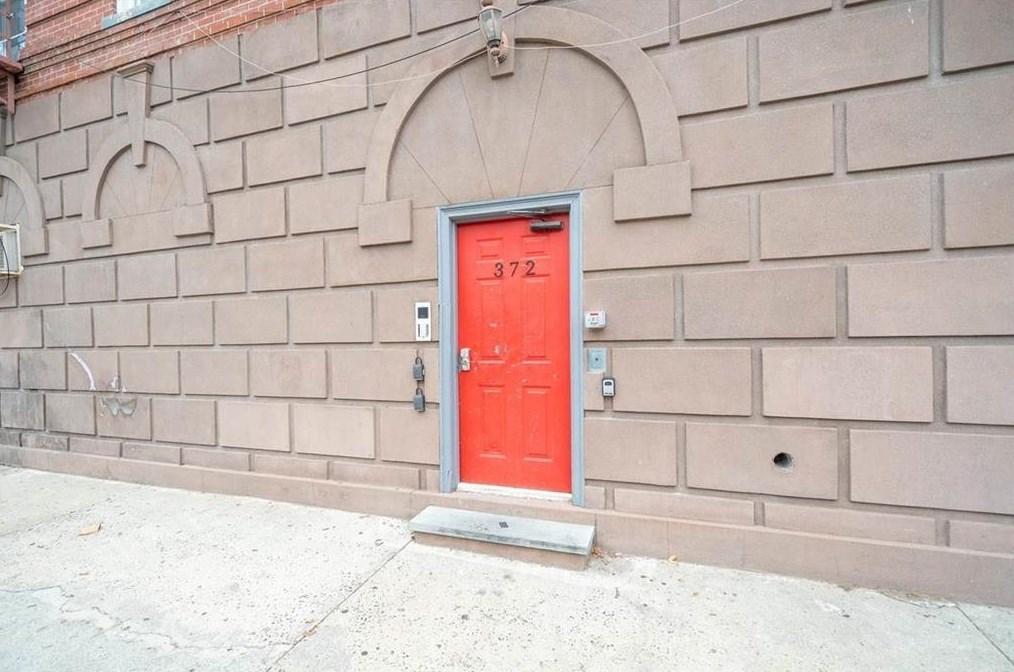 372 Communipaw Ave Apt 4l, Jersey City, NJ