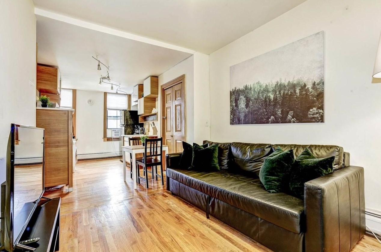 314 6th St #f, Jersey City, NJ 07302