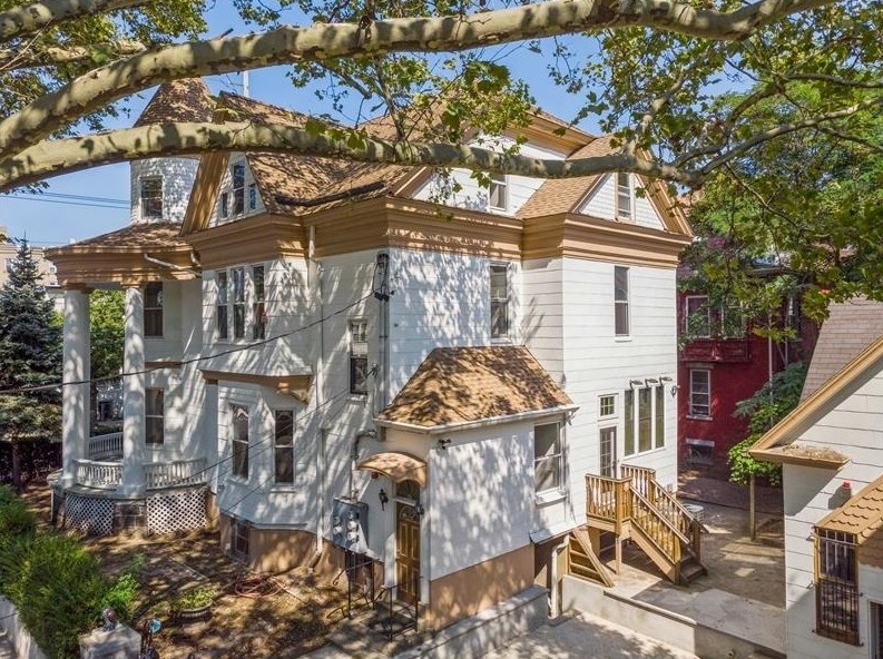 880 Summit Ave, Jersey City, NJ 07307-3738