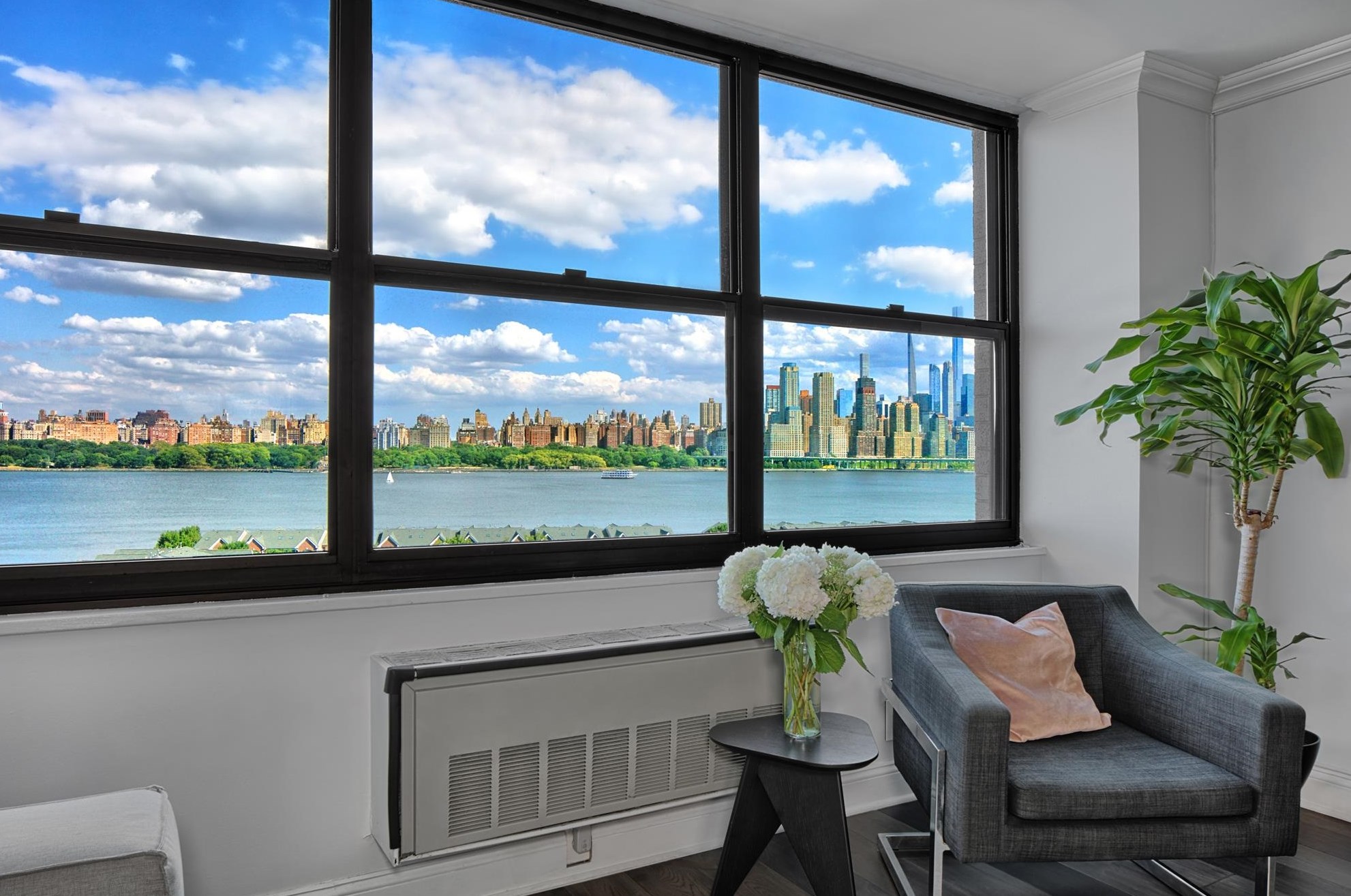 7004 Blvd E #9m, West New York, NJ 07093