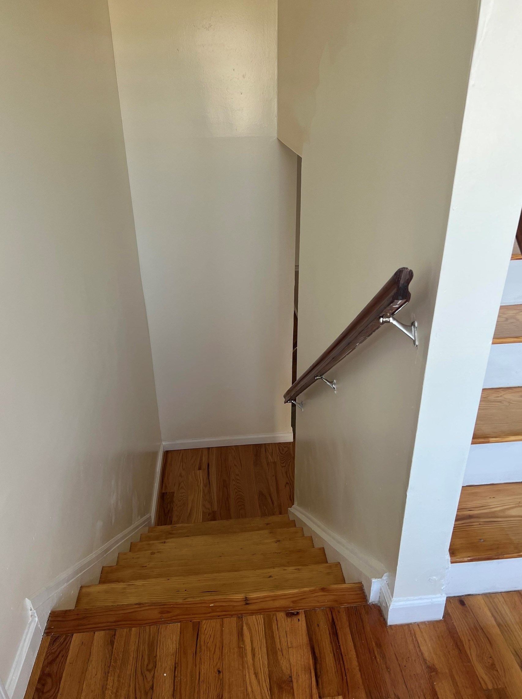 159 Dwight St, Jersey City, NJ 07305-3203