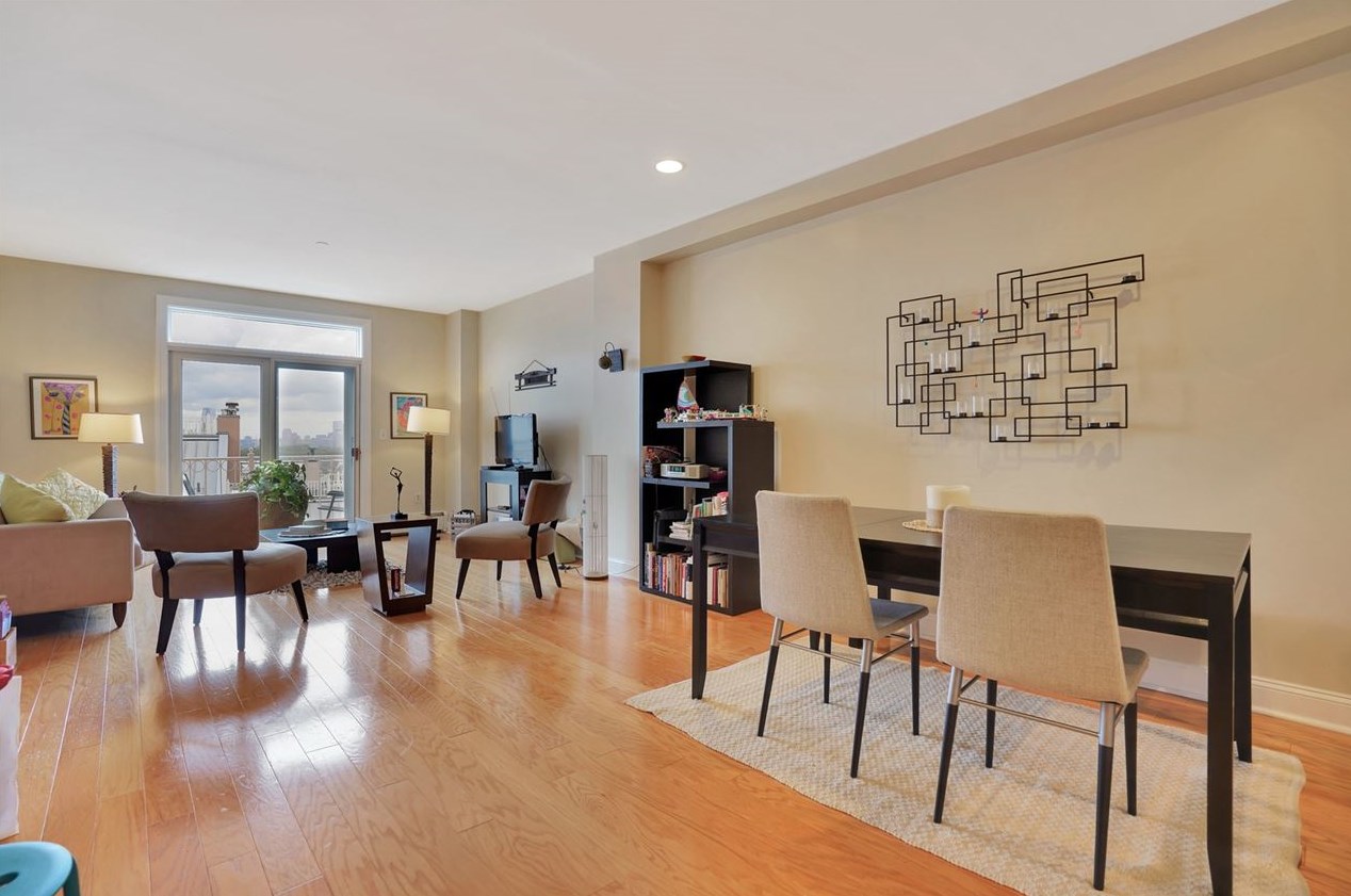 206 Shearwater Ct W #73, Jersey City, NJ 07305