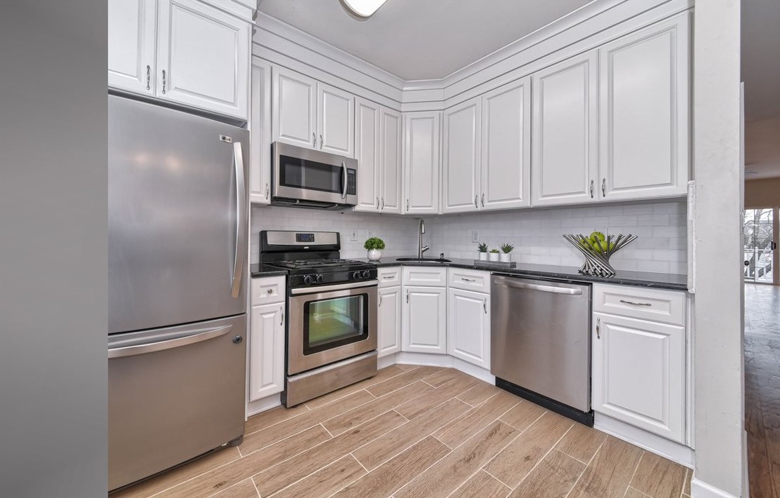 3 Birch St, Jersey City, NJ 07305-4845