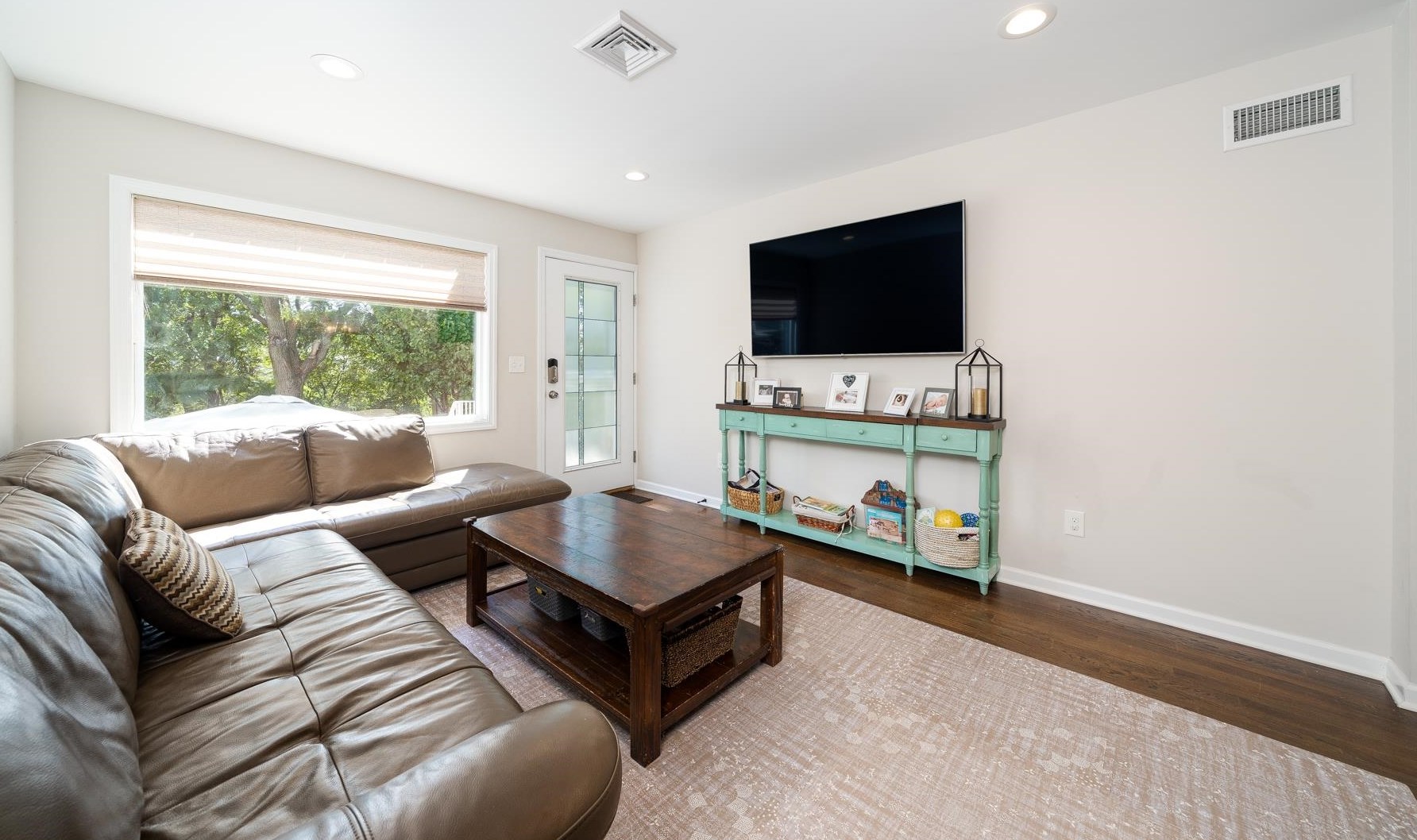 34 Waldo Ave, Jersey City, NJ 07306