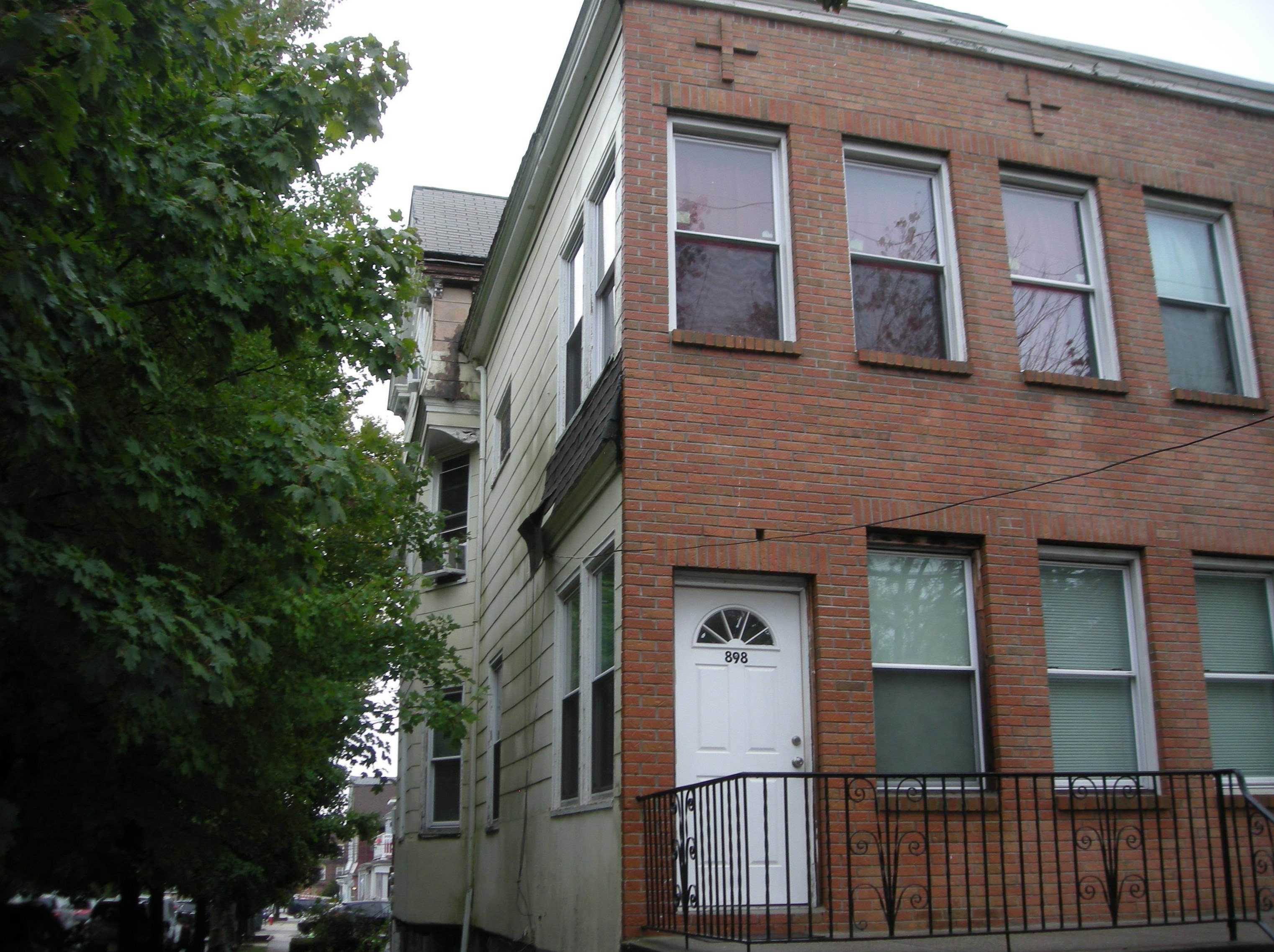 898 Avenue C, Bayonne, NJ 07002