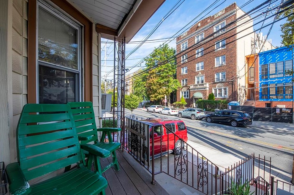 137 Manhattan Ave, Jersey City, NJ 07307