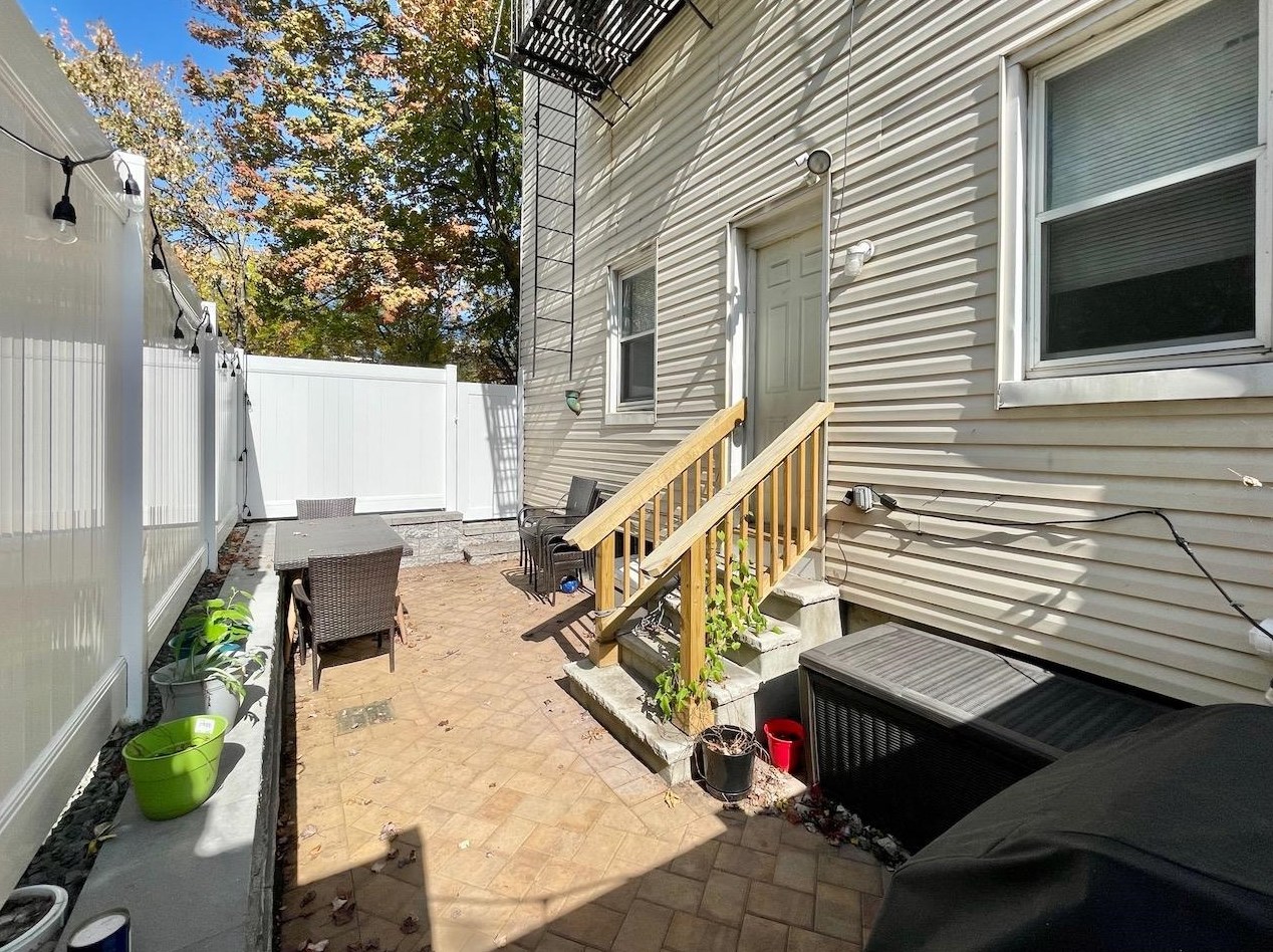 233 Brunswick St, Jersey City NJ  07302-1517 exterior