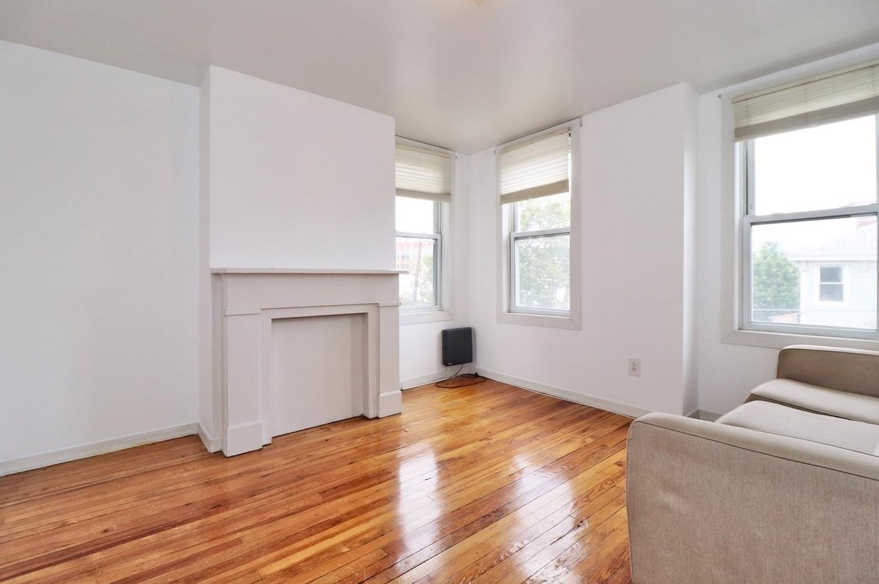 233 Brunswick St, Jersey City NJ  07302-1517 exterior