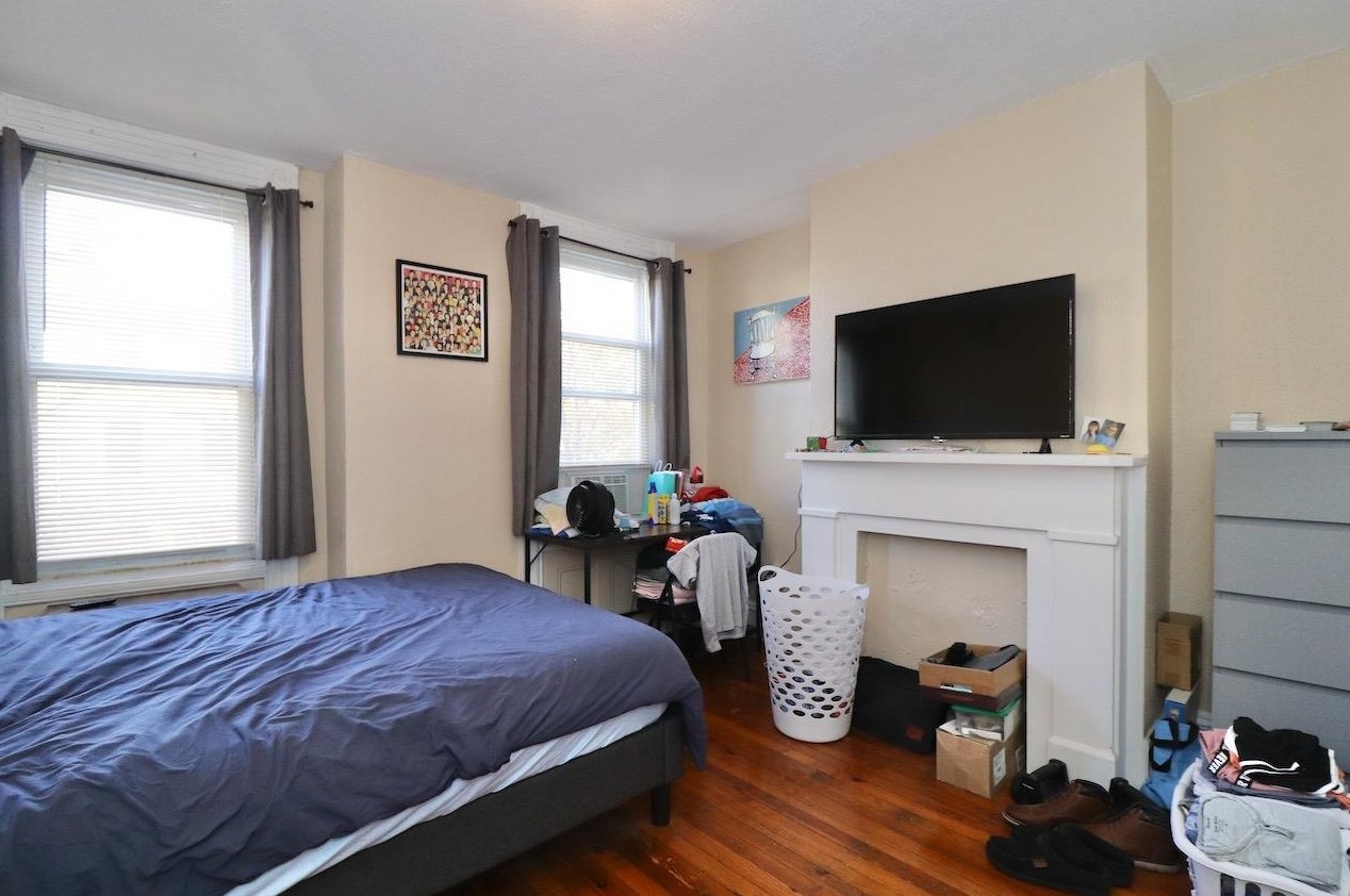 233 Brunswick St, Jersey City NJ  07302-1517 exterior