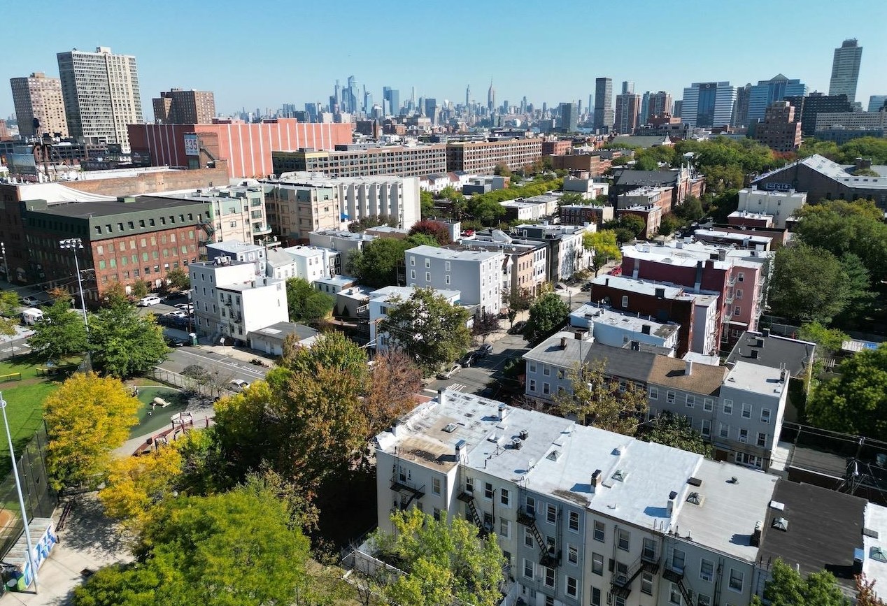 233 Brunswick St, Jersey City NJ  07302-1517 exterior