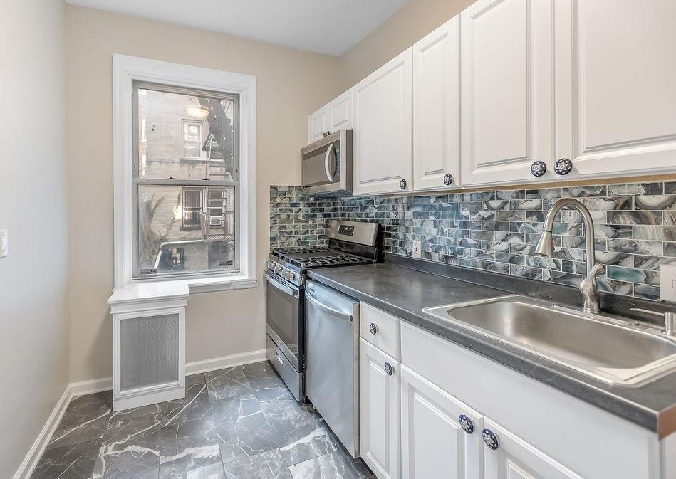 149 Bentley Ave #a1, APO, AE 09304