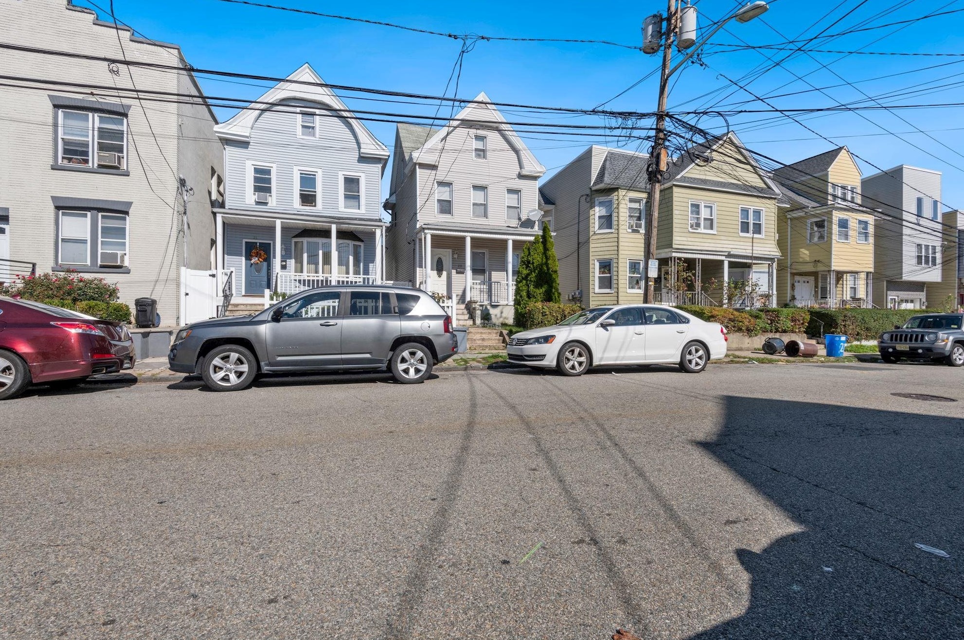 23 E 48th St, Bayonne, NJ 07002