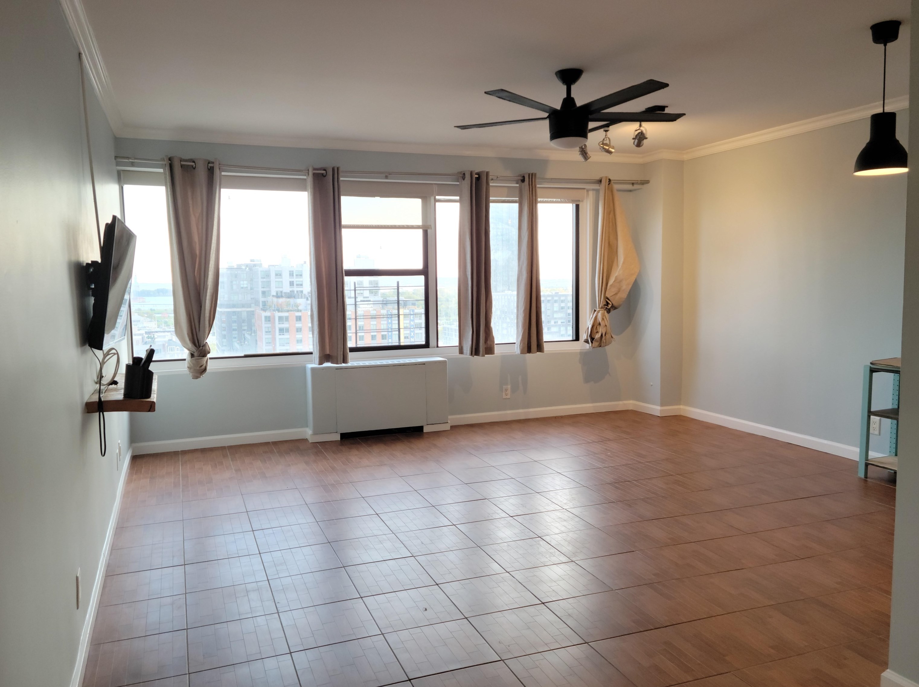 135 Montgomery St, Jersey City NJ 07302-3336 exterior