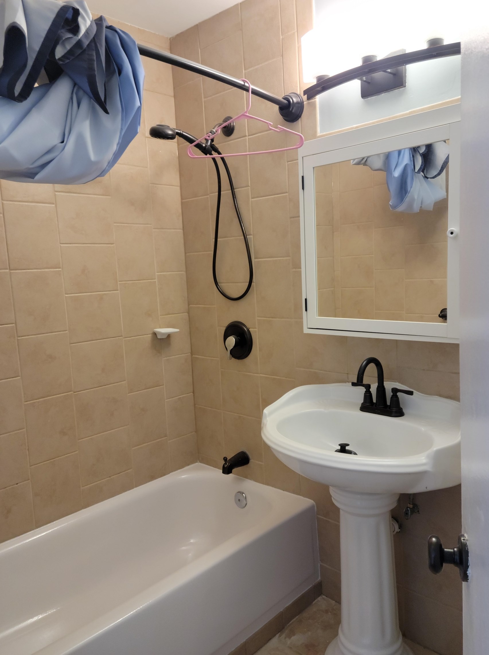 135 Montgomery St, Jersey City NJ 07302-3336 exterior