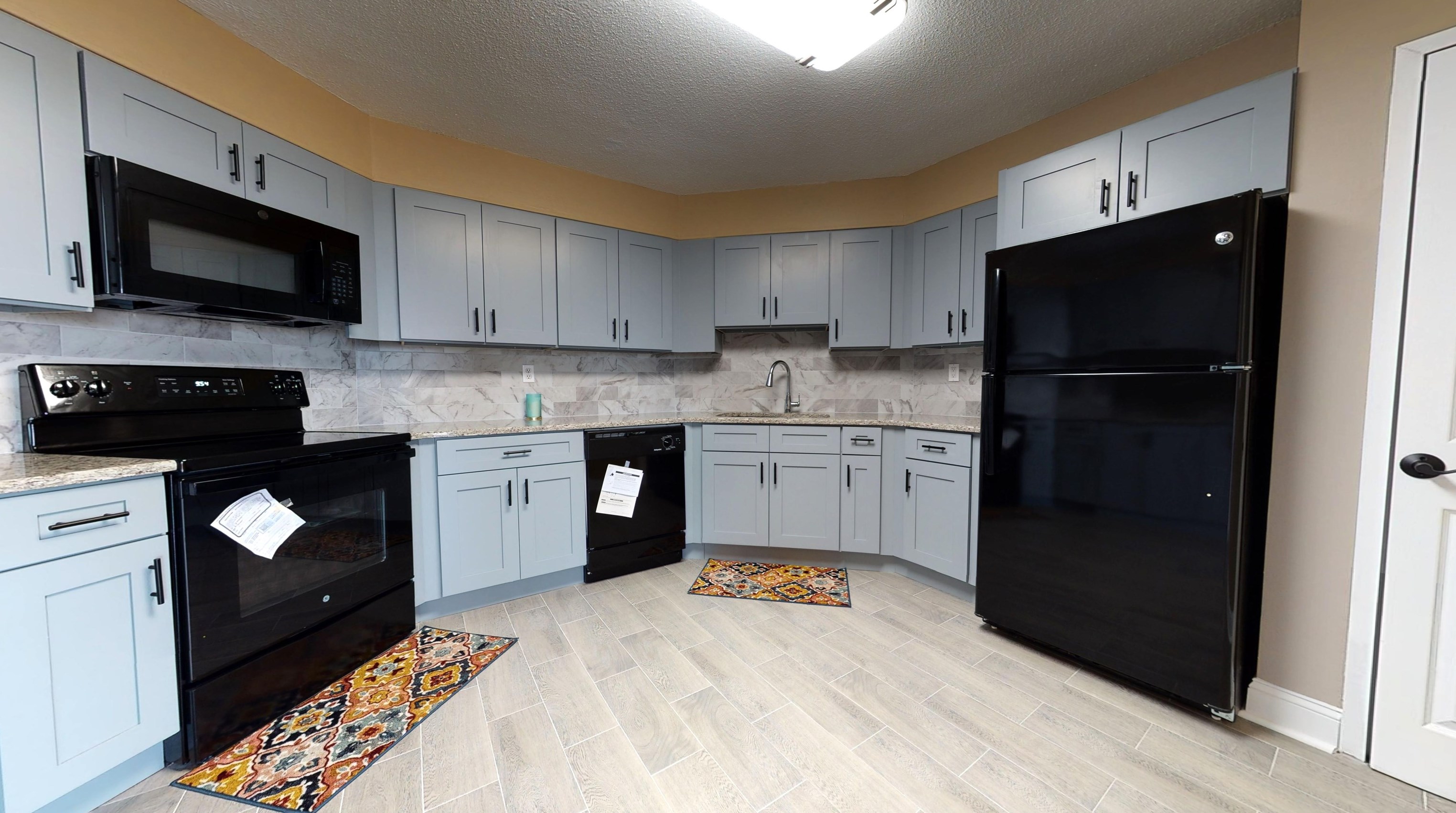 512 Harmon Cove Tower, Secaucus NJ  07094-1707 exterior